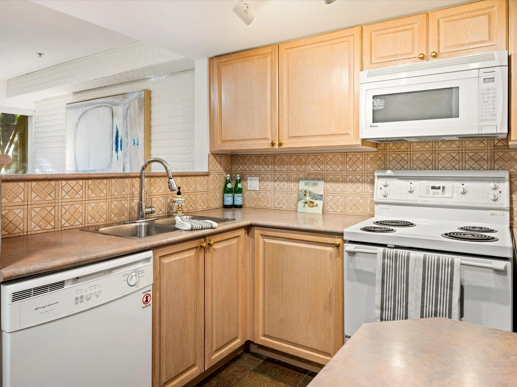 2 4335 Northlands Boulevard