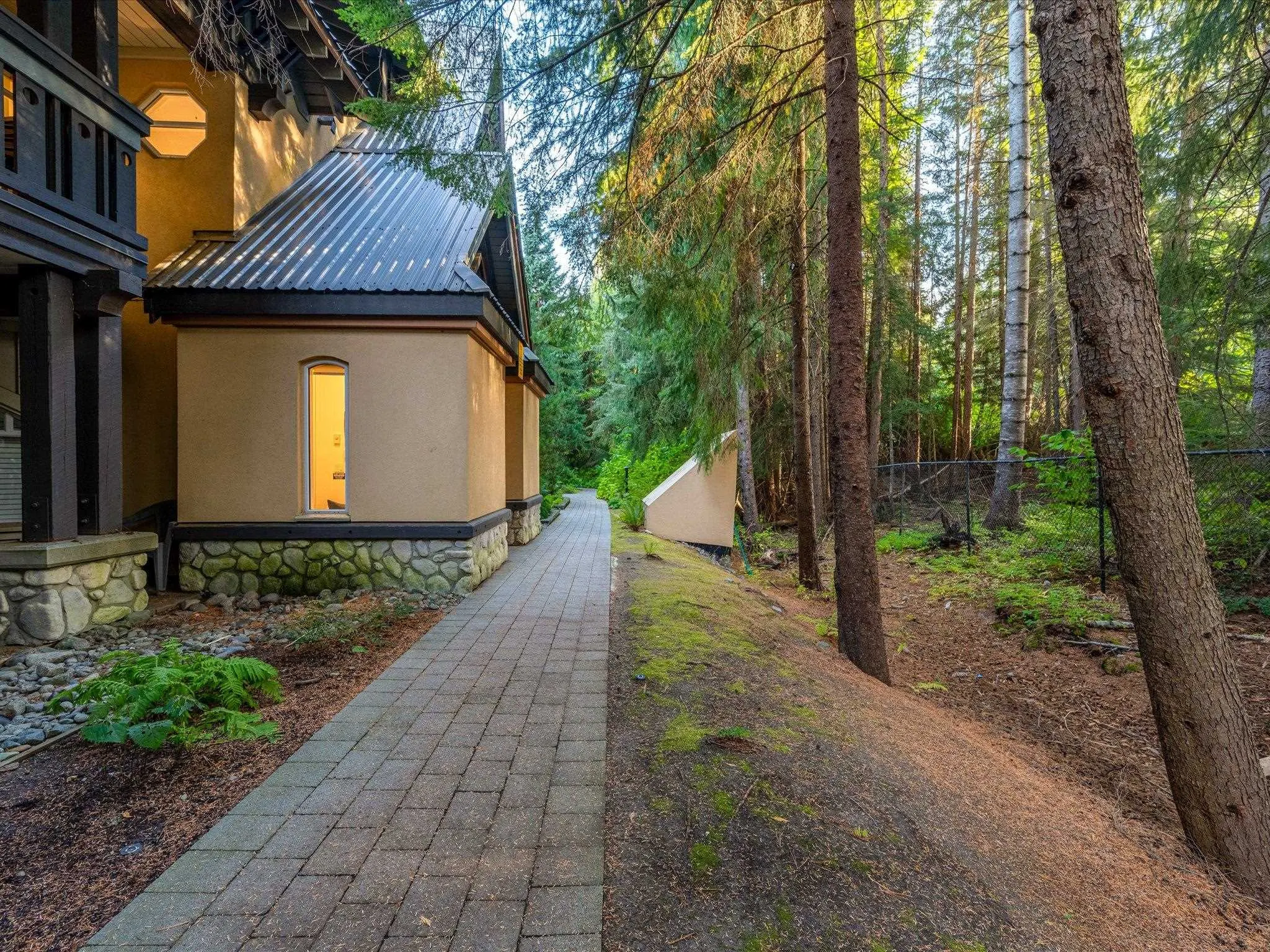 2 4335 Northlands Boulevard