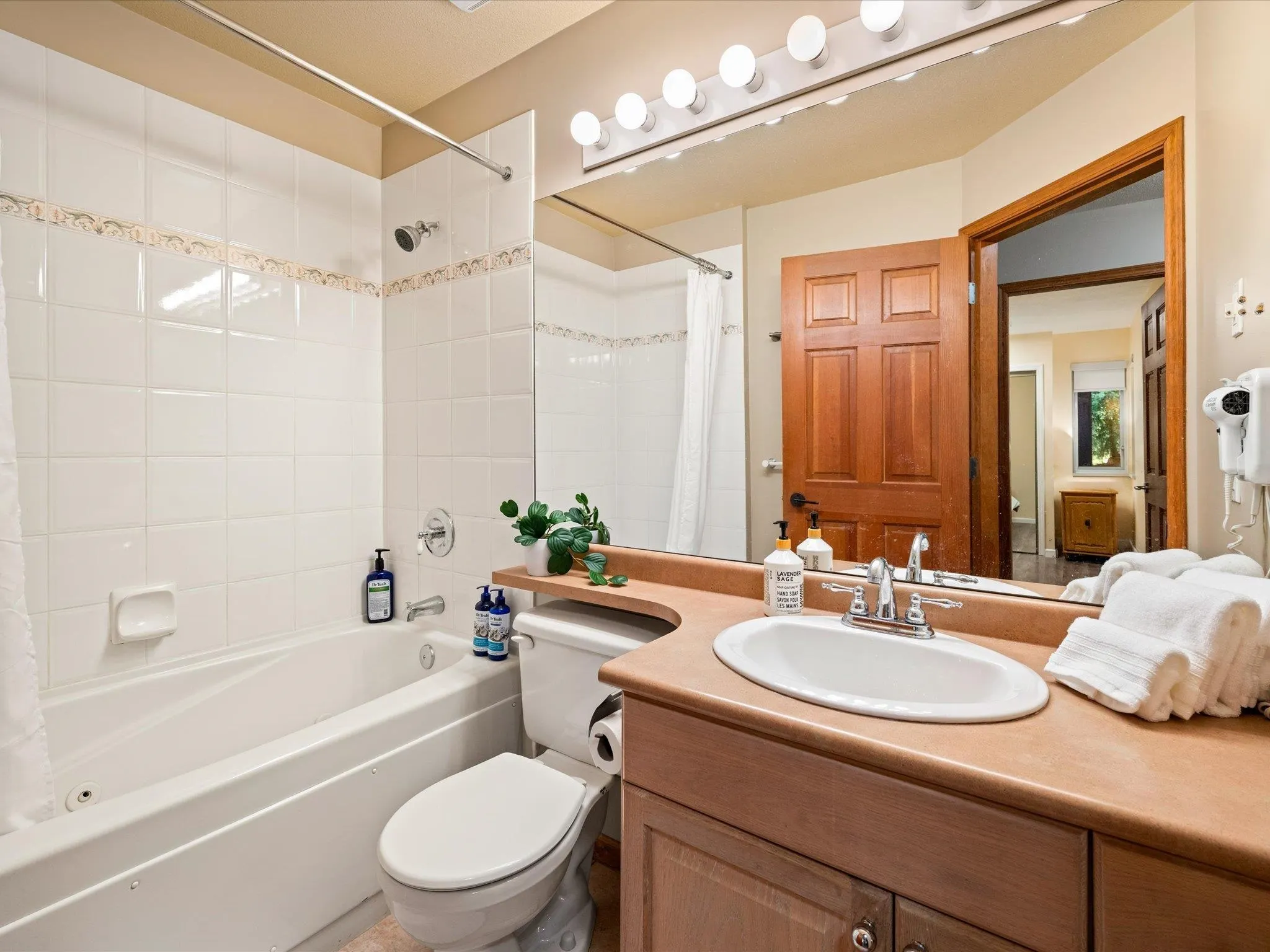 2 4335 Northlands Boulevard