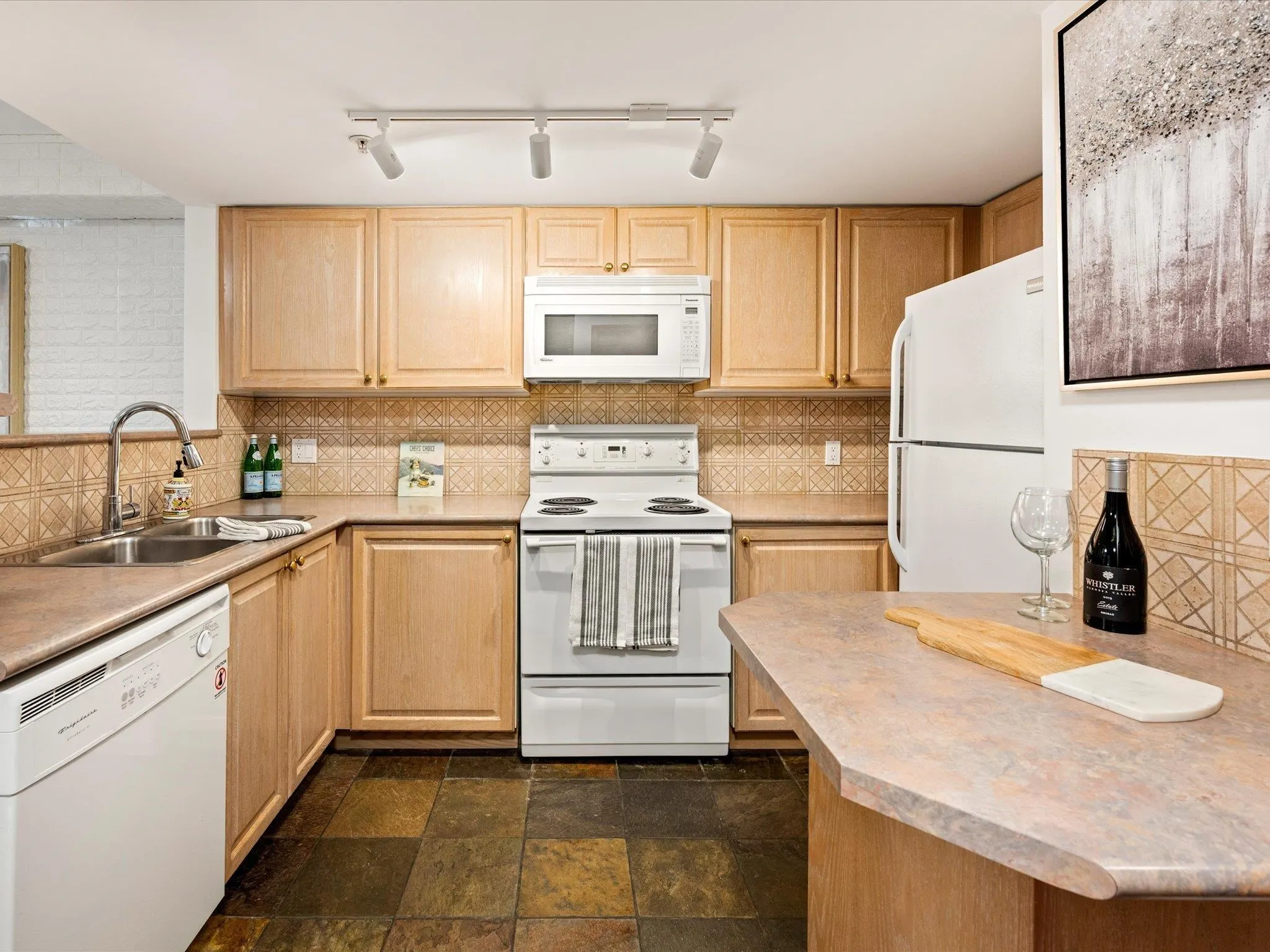 2 4335 Northlands Boulevard