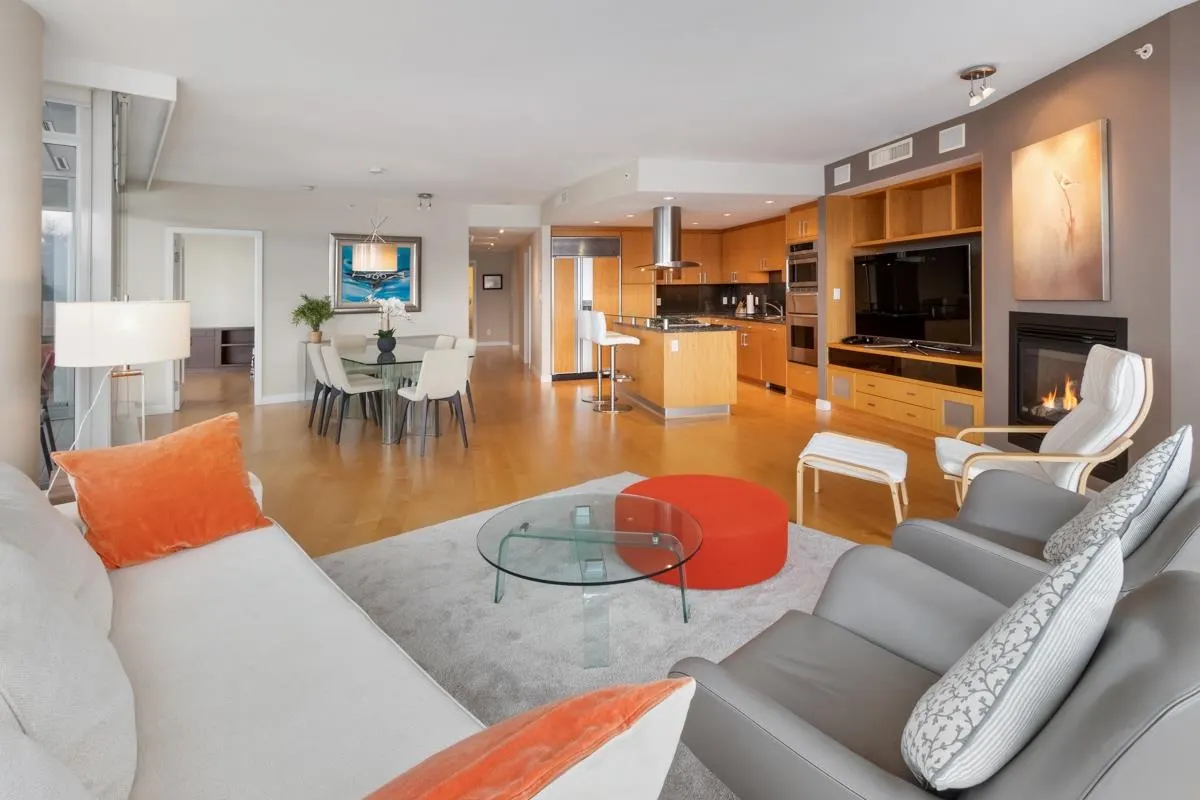 2102 1281 W Cordova Street