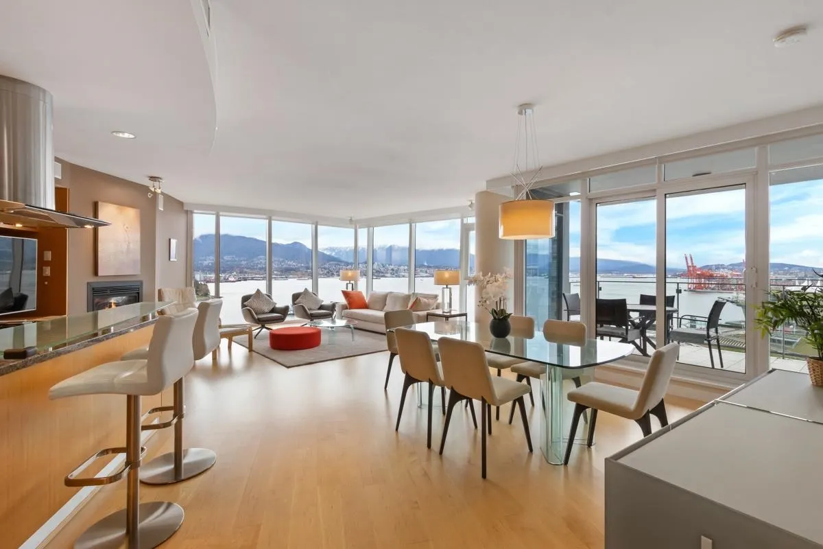 2102 1281 W Cordova Street