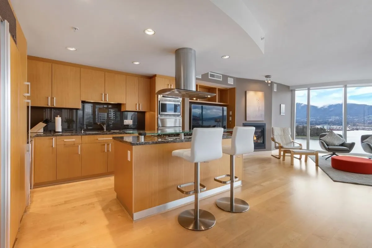 2102 1281 W Cordova Street