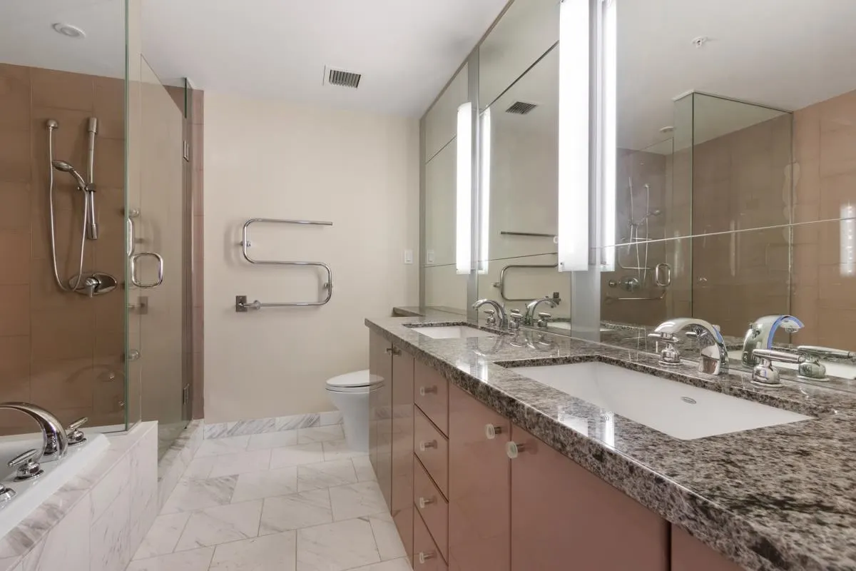 2102 1281 W Cordova Street