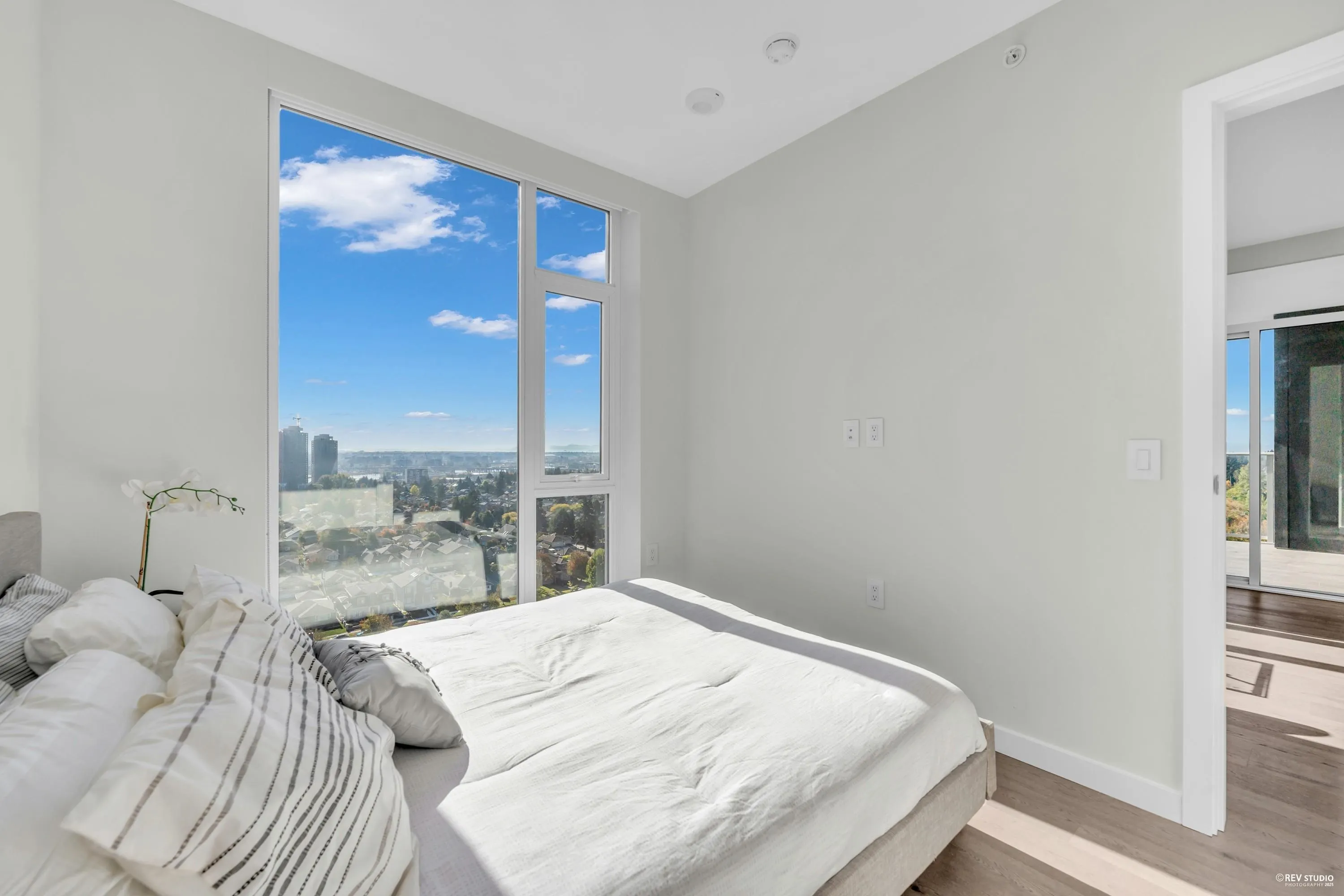 1504 7418 Paulson Street