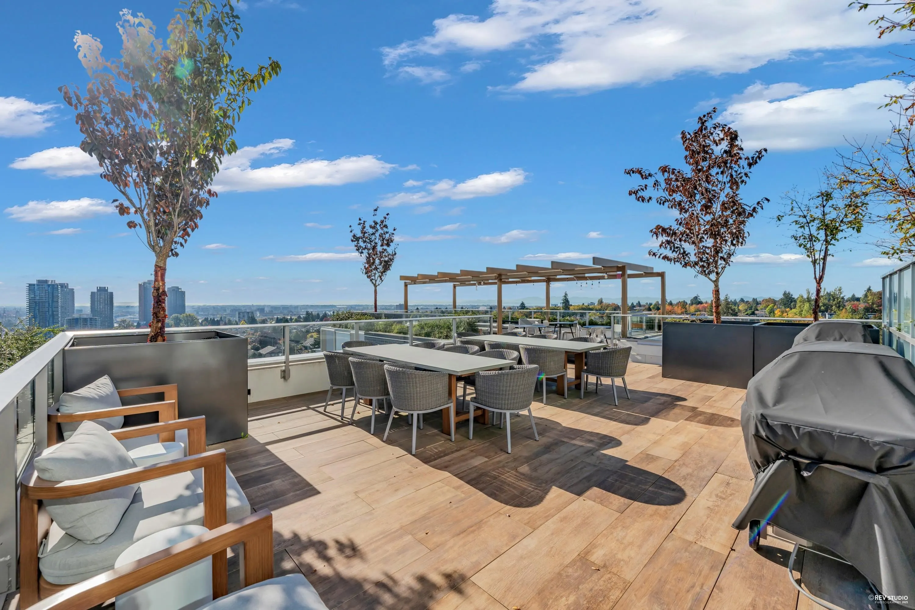 1504 7418 Paulson Street