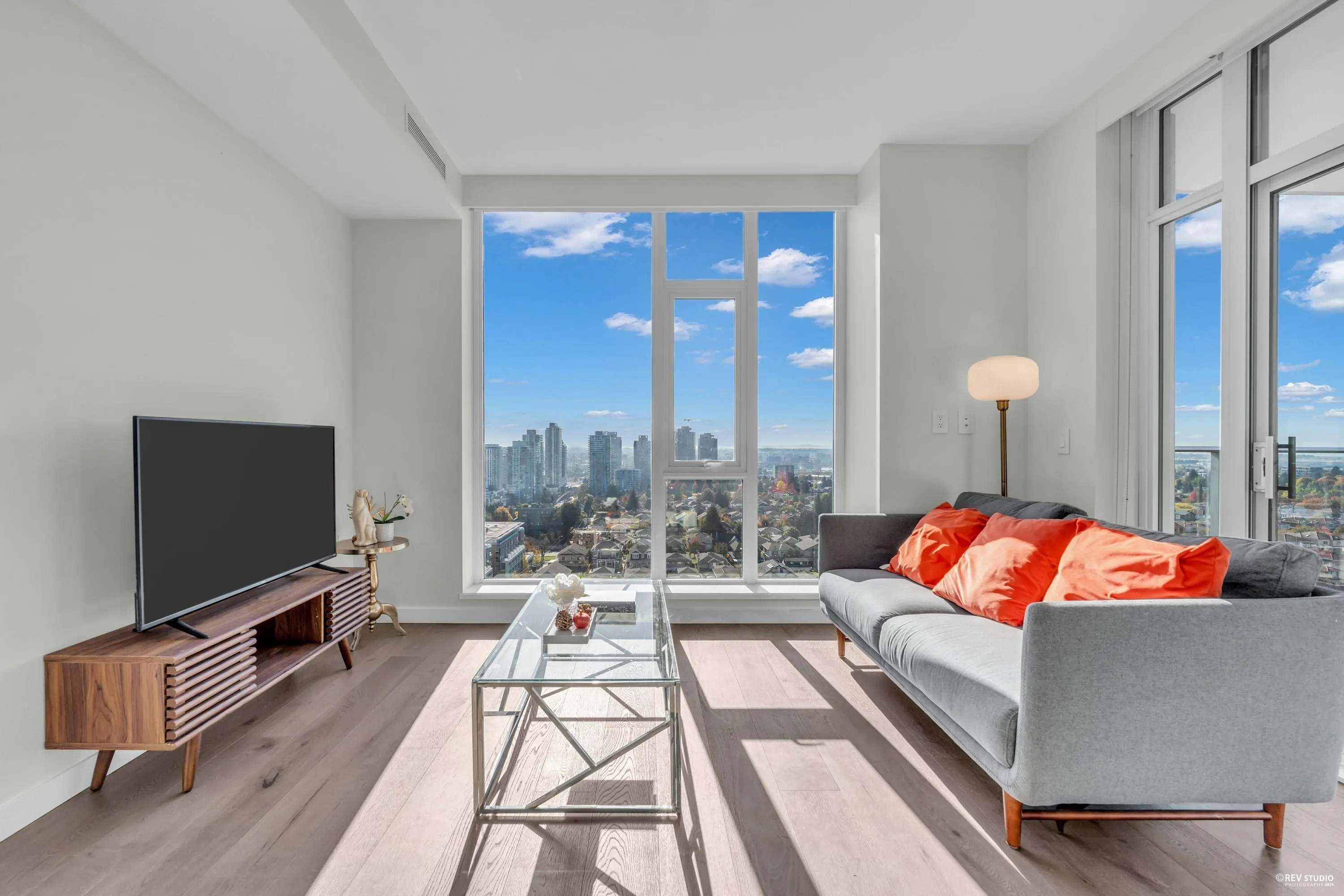 1504 7418 Paulson Street