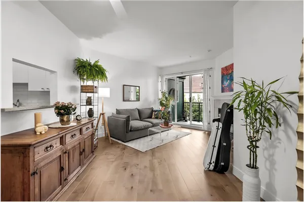 304 1928 Nelson Street