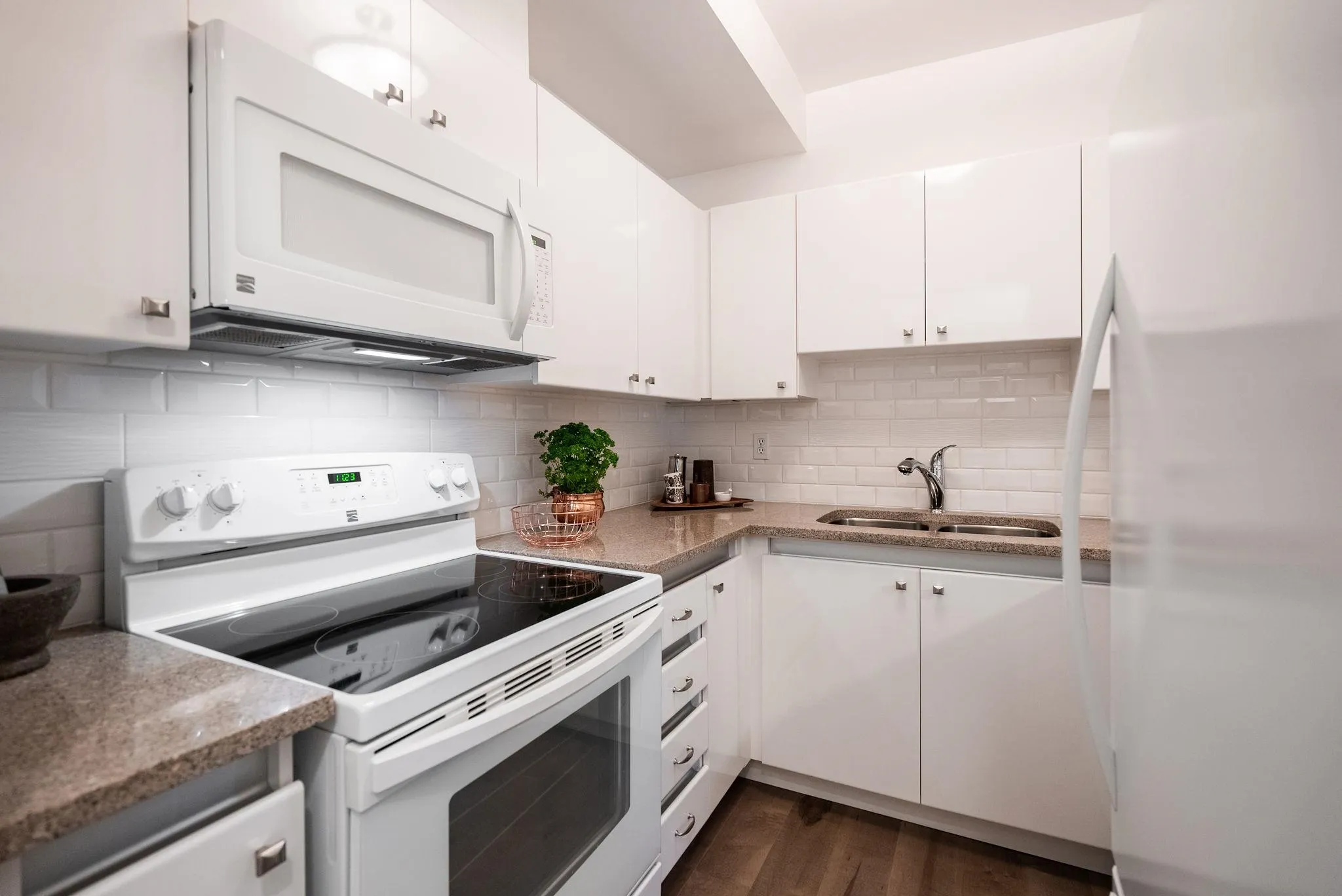 304 1928 Nelson Street