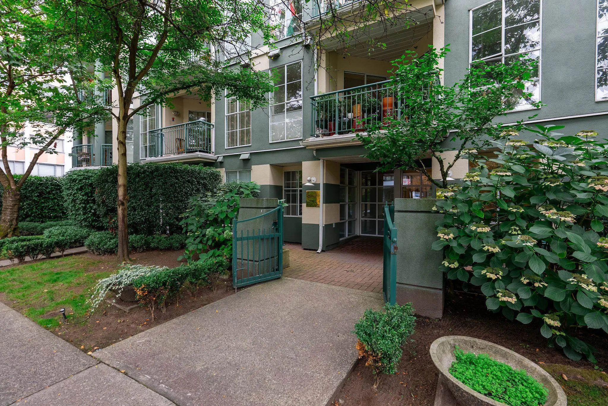 304 1928 Nelson Street