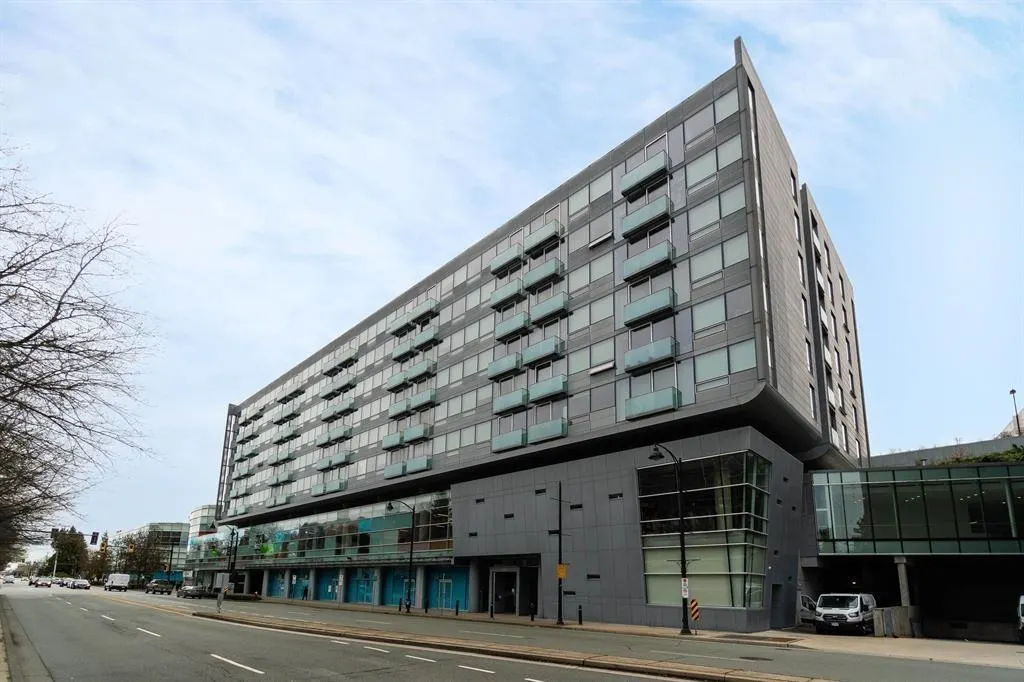 525 8080 Cambie Road