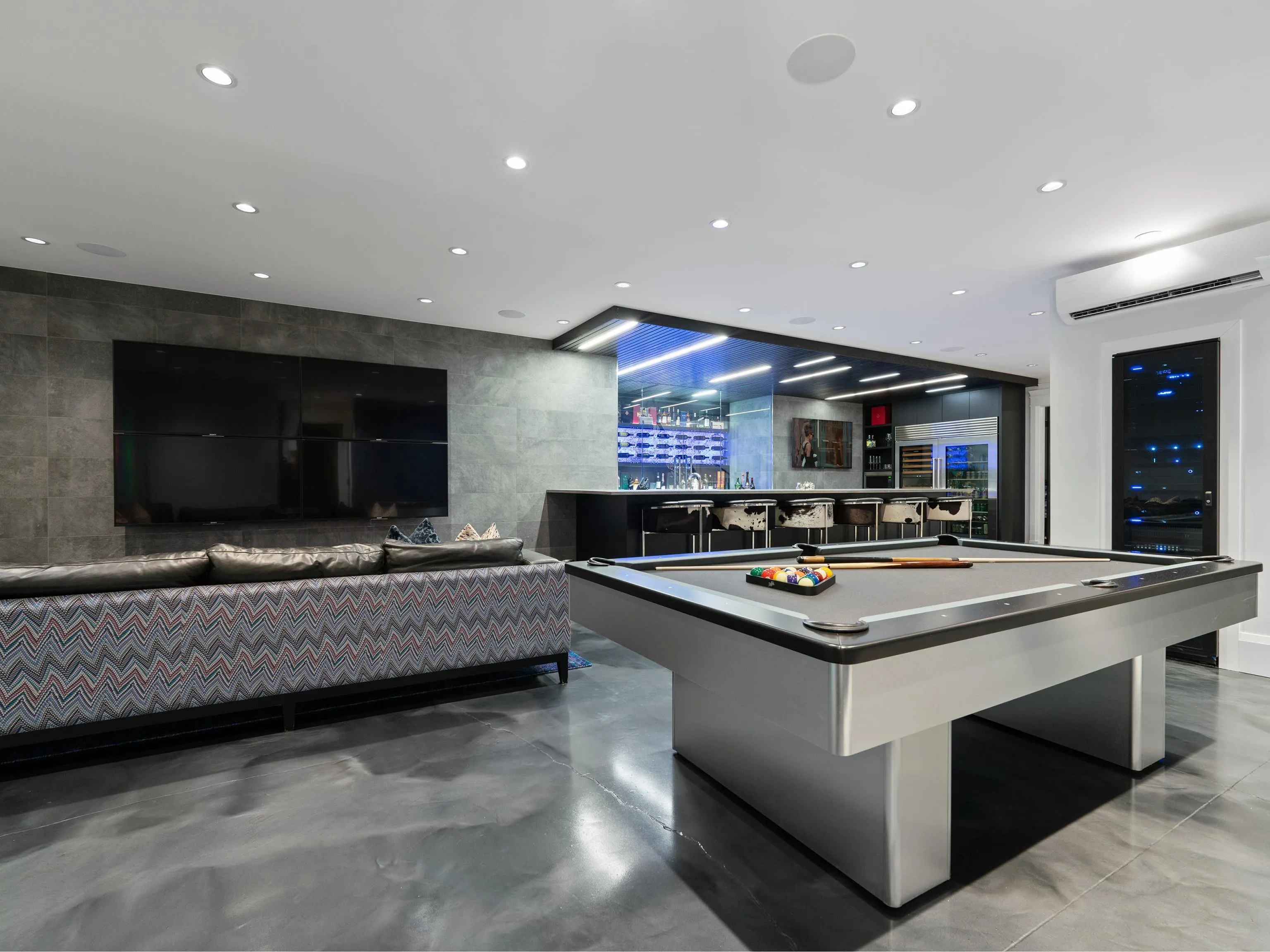 2985 Altamont Crescent