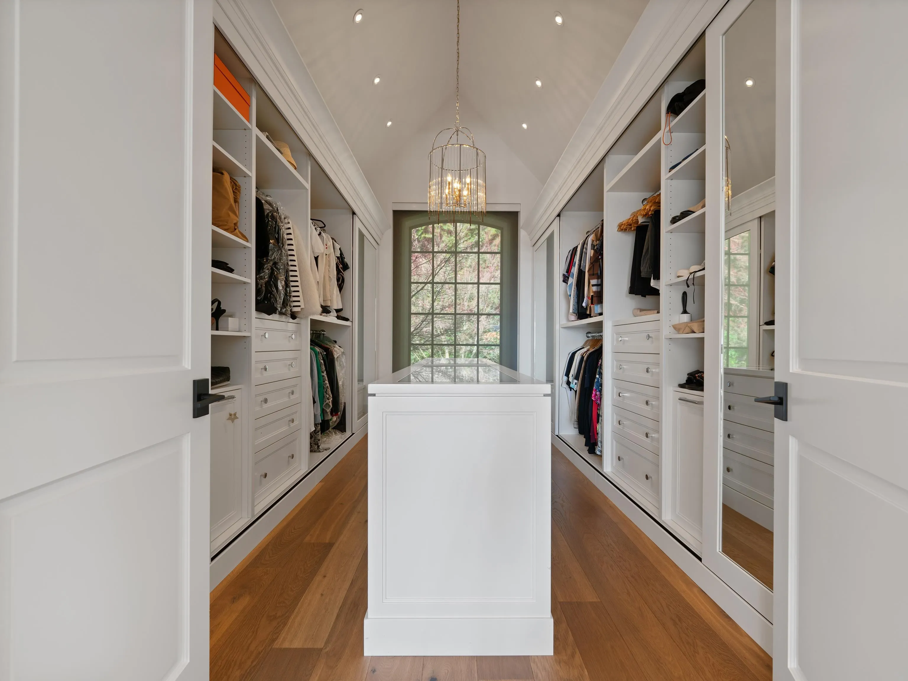 2985 Altamont Crescent