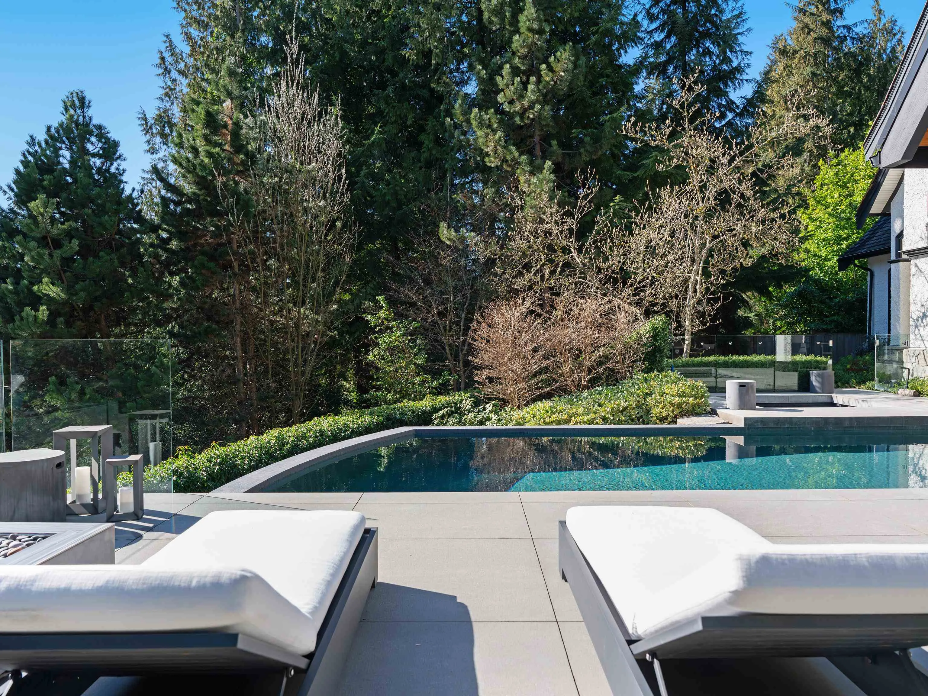 2985 Altamont Crescent