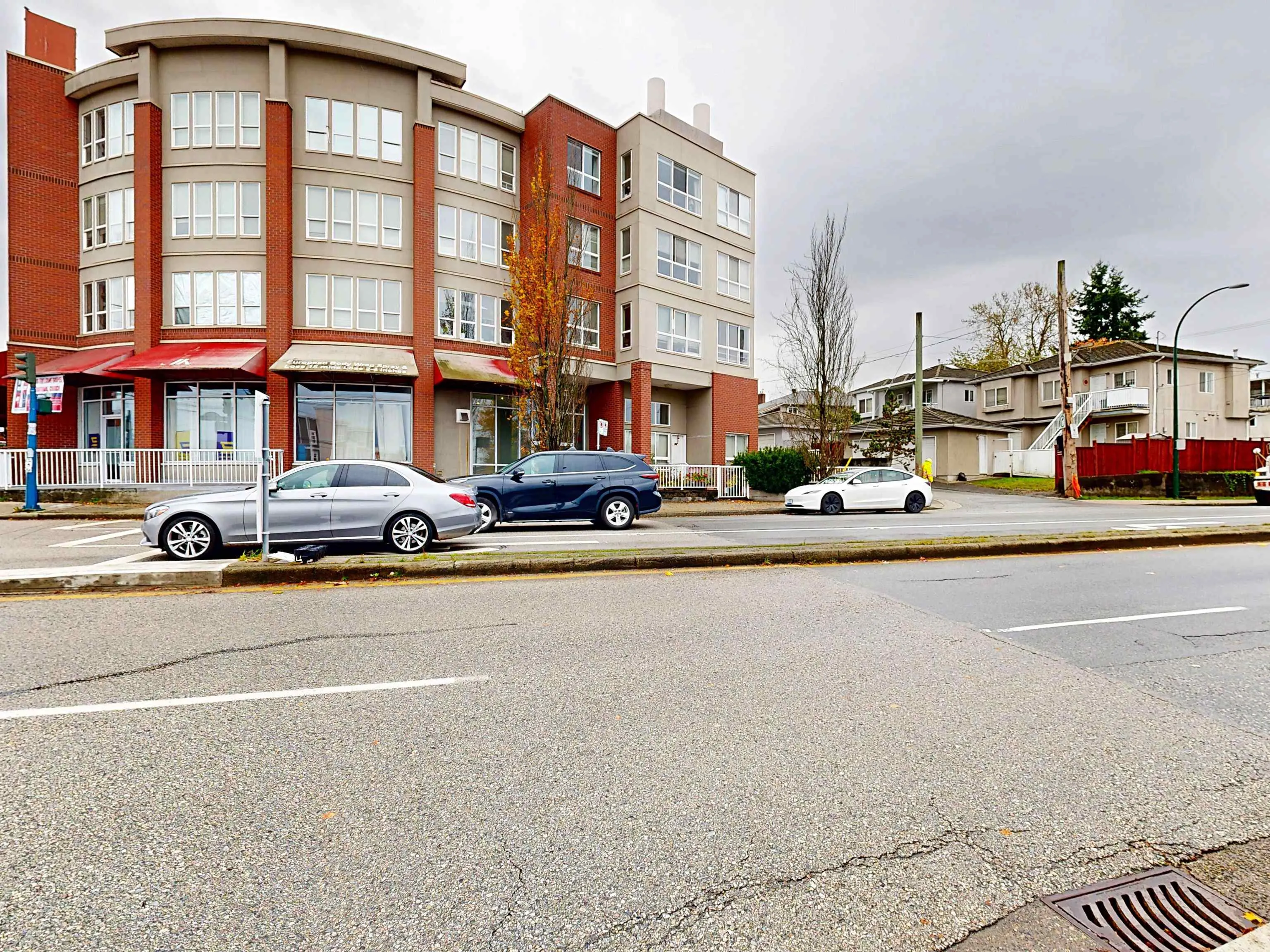 PH3 5438 Rupert Street