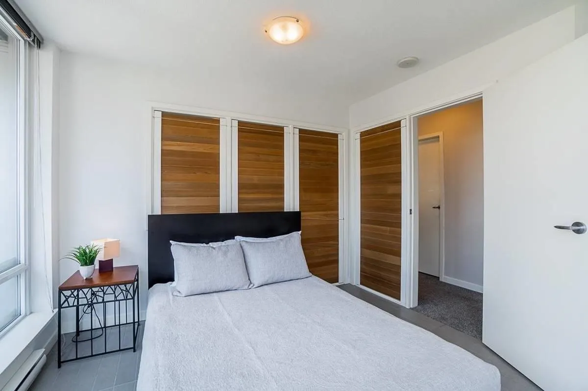 1605 788 Hamilton Street