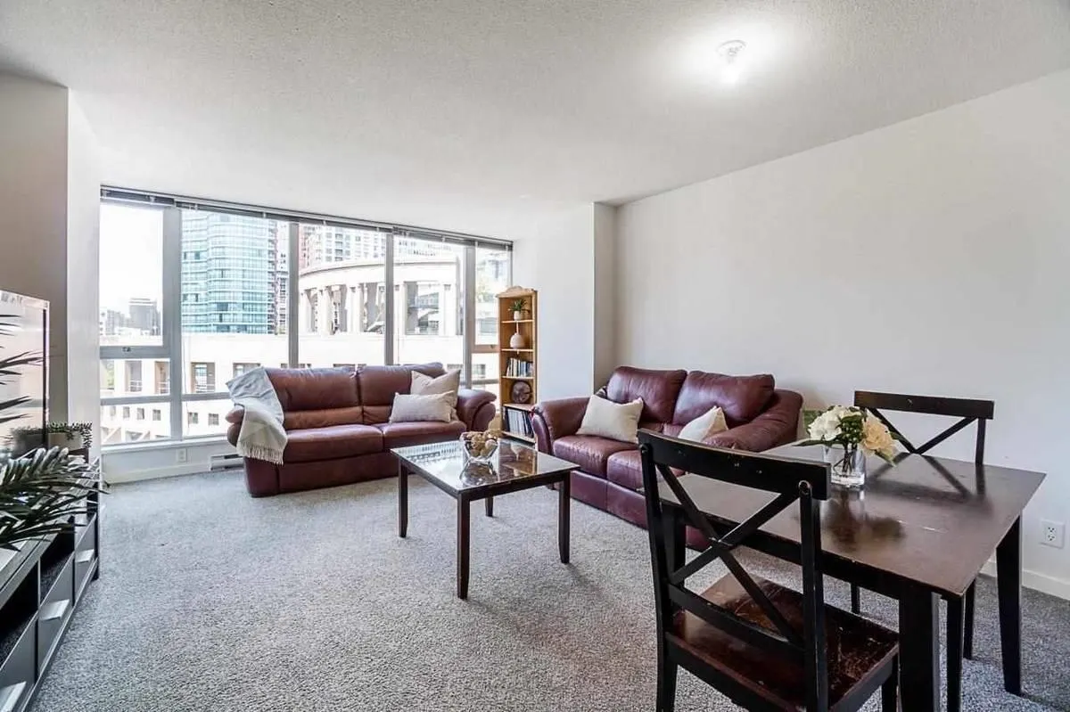 1605 788 Hamilton Street