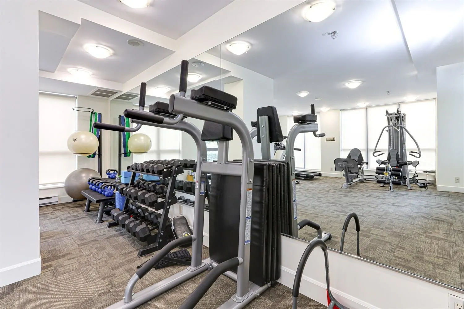 202 850 Royal Avenue