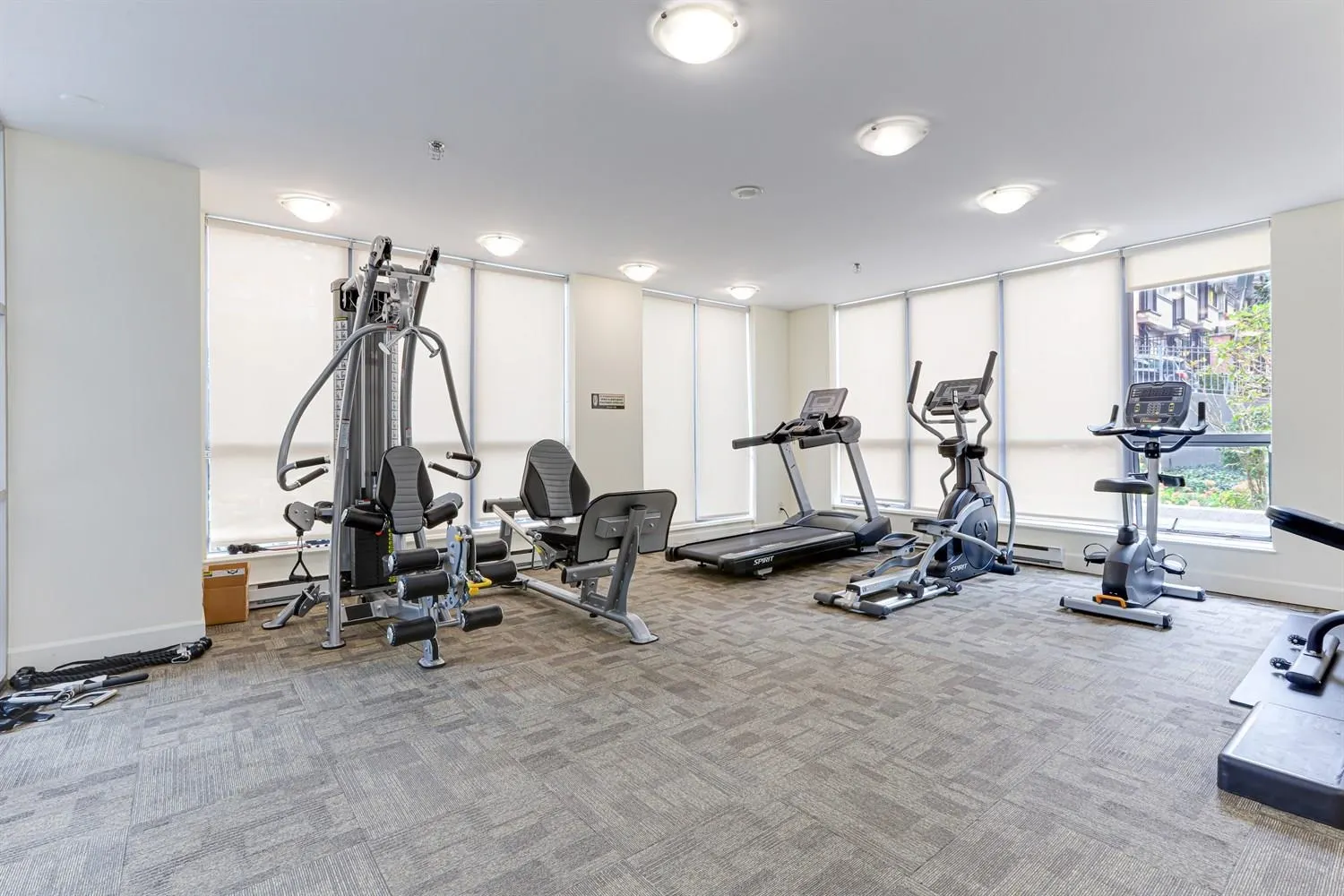 202 850 Royal Avenue