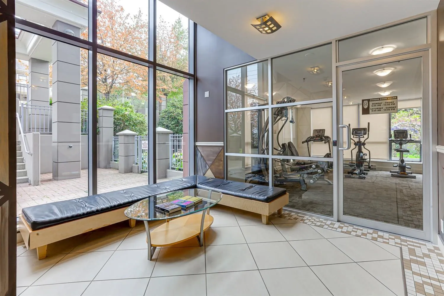 202 850 Royal Avenue