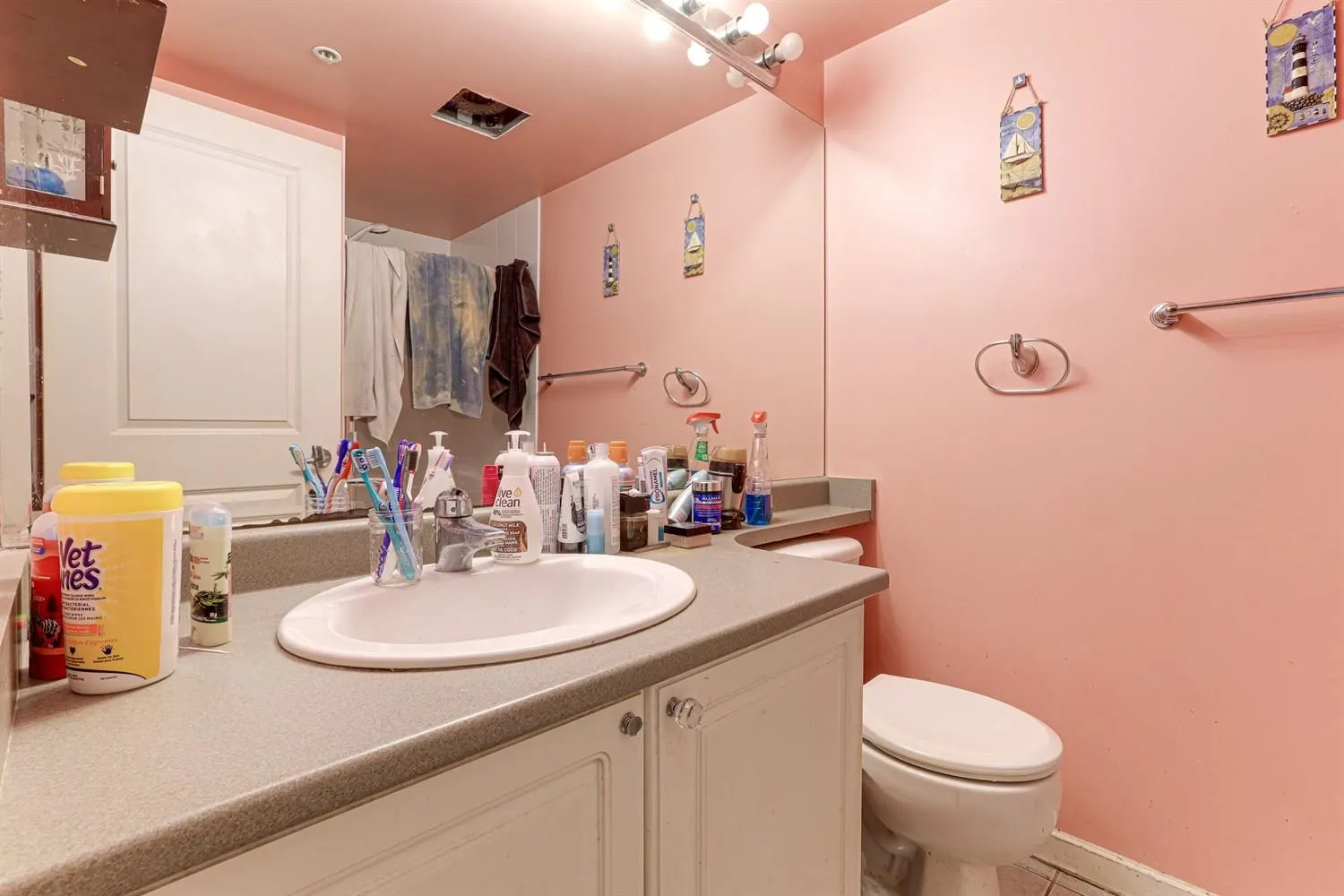 202 850 Royal Avenue