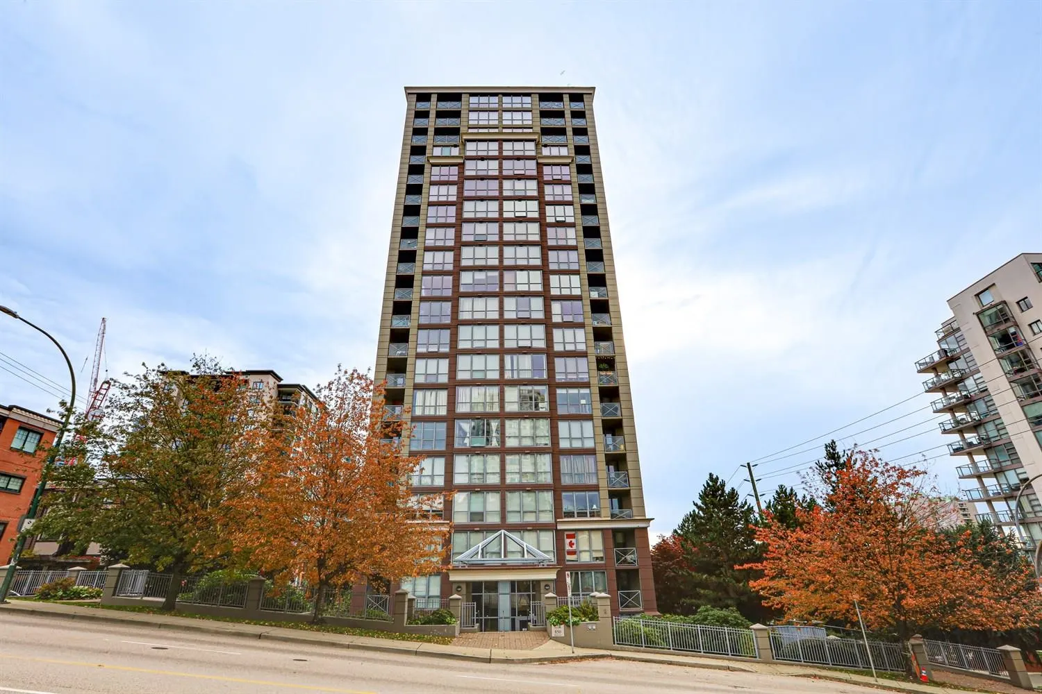 202 850 Royal Avenue