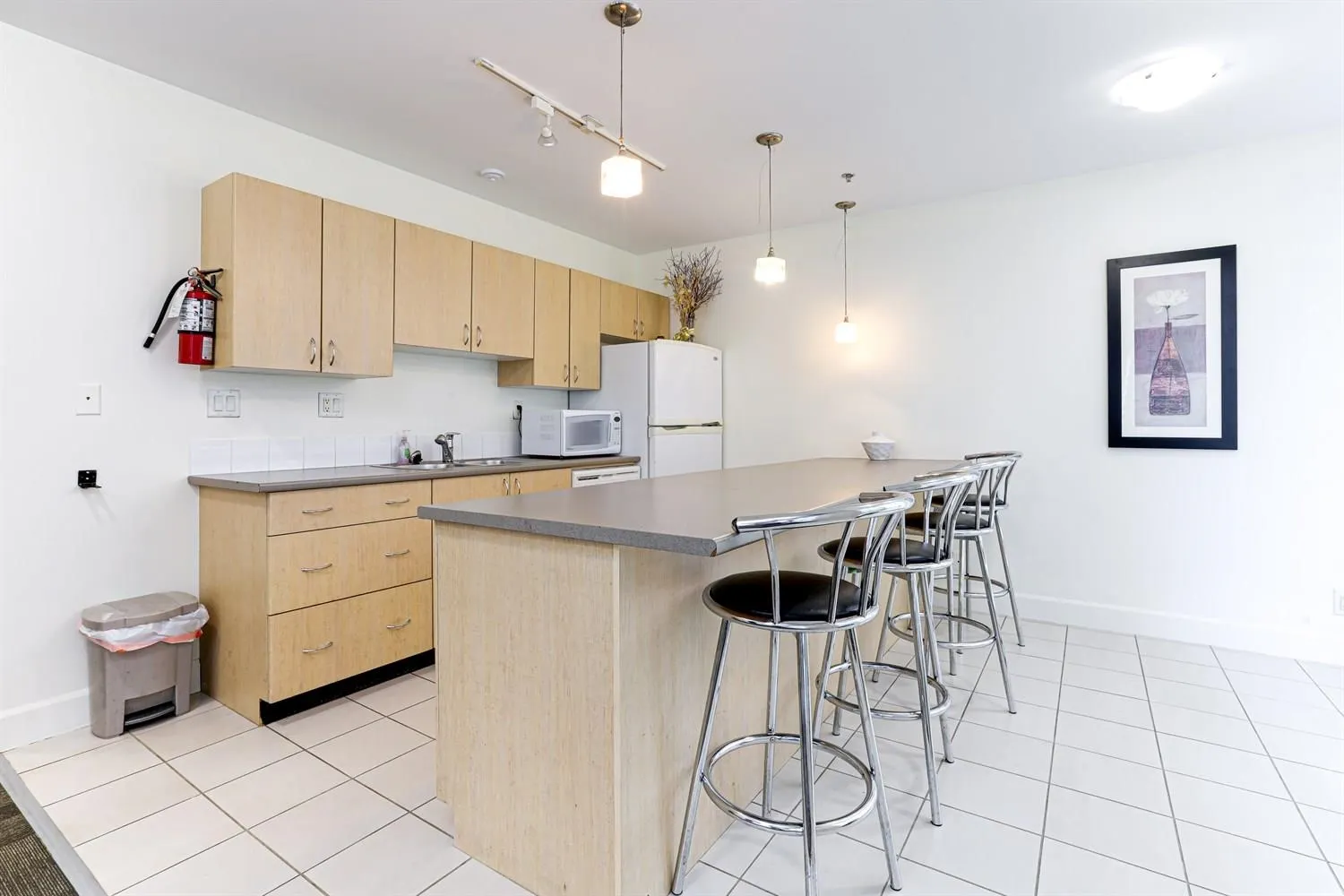 202 850 Royal Avenue