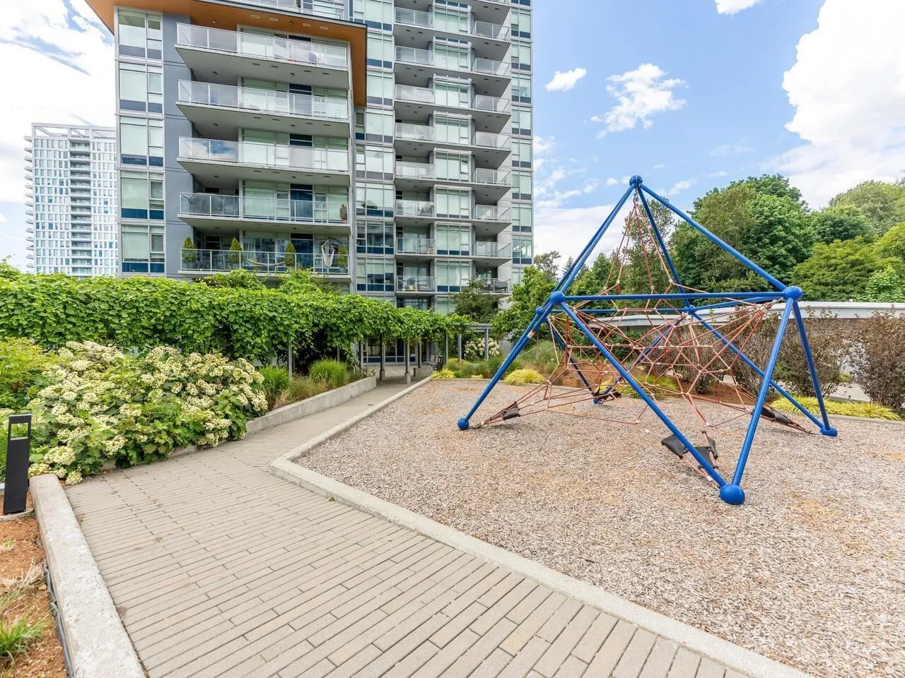 2008 8538 River District