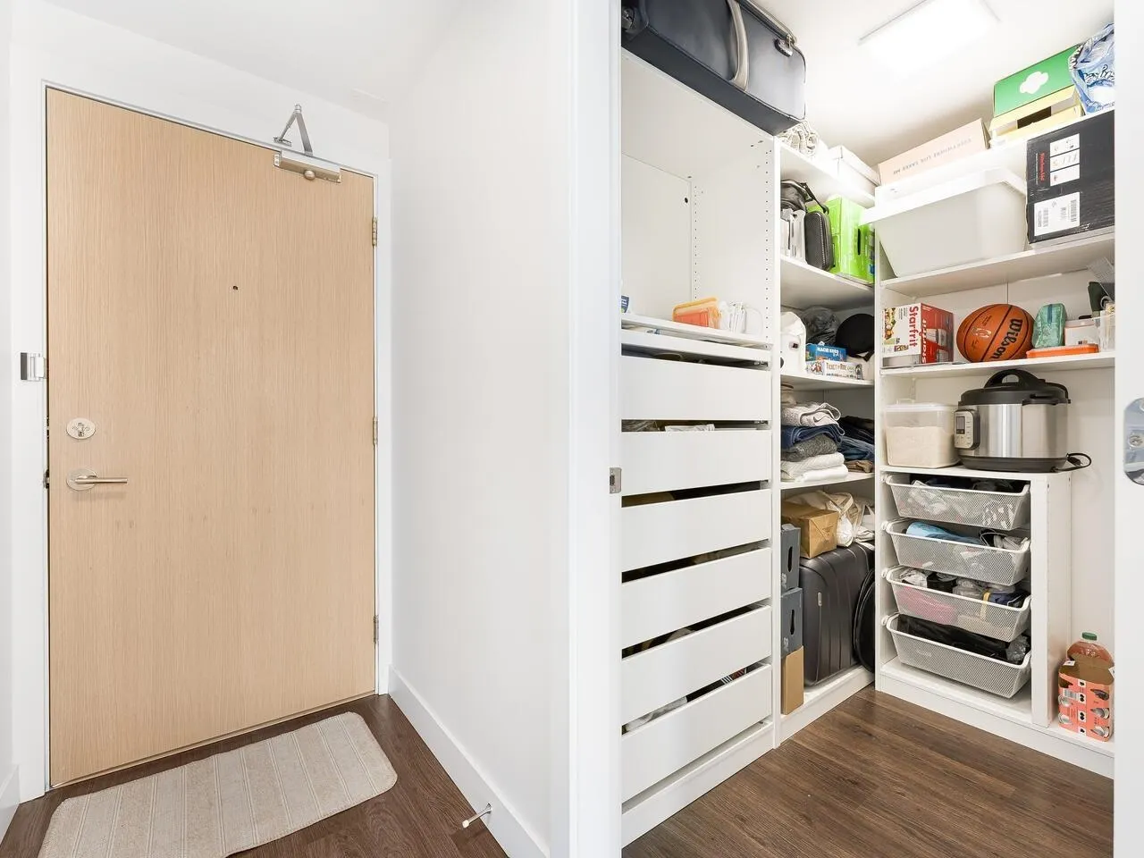 2008 8538 River District