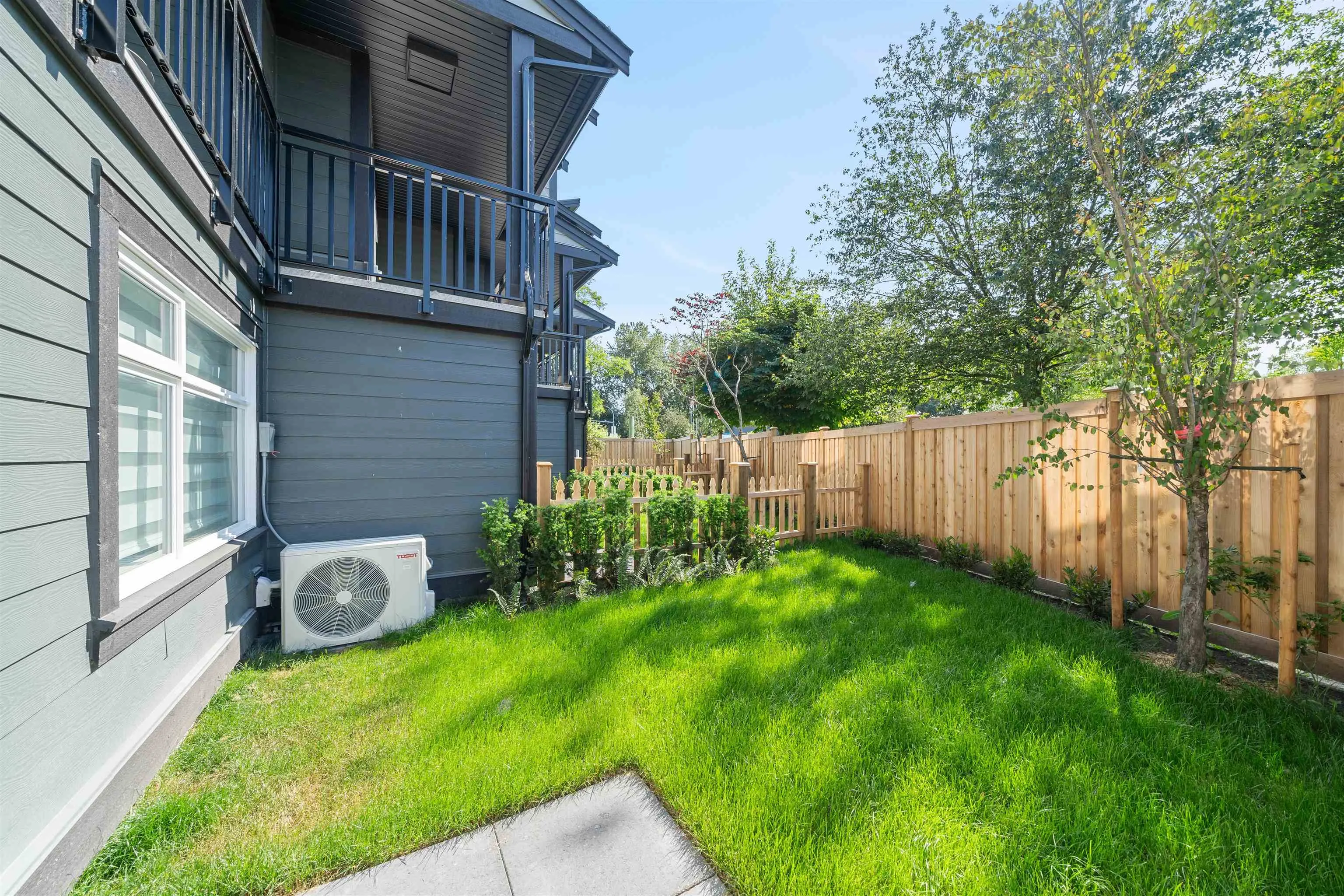 2 22551 Westminster Highway