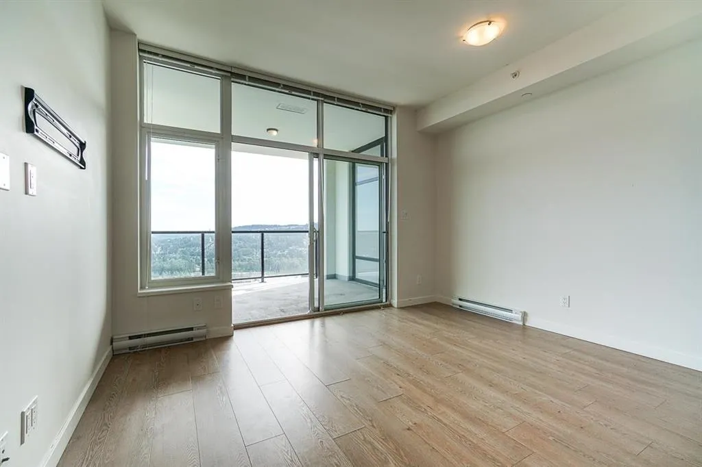 4004 3080 Lincoln Avenue