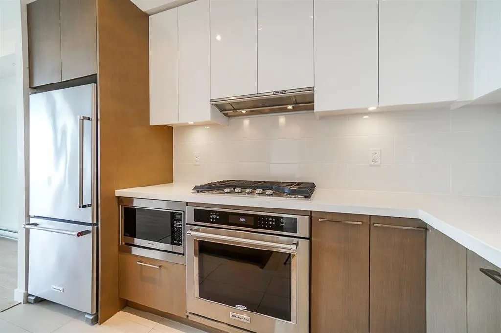 4004 3080 Lincoln Avenue