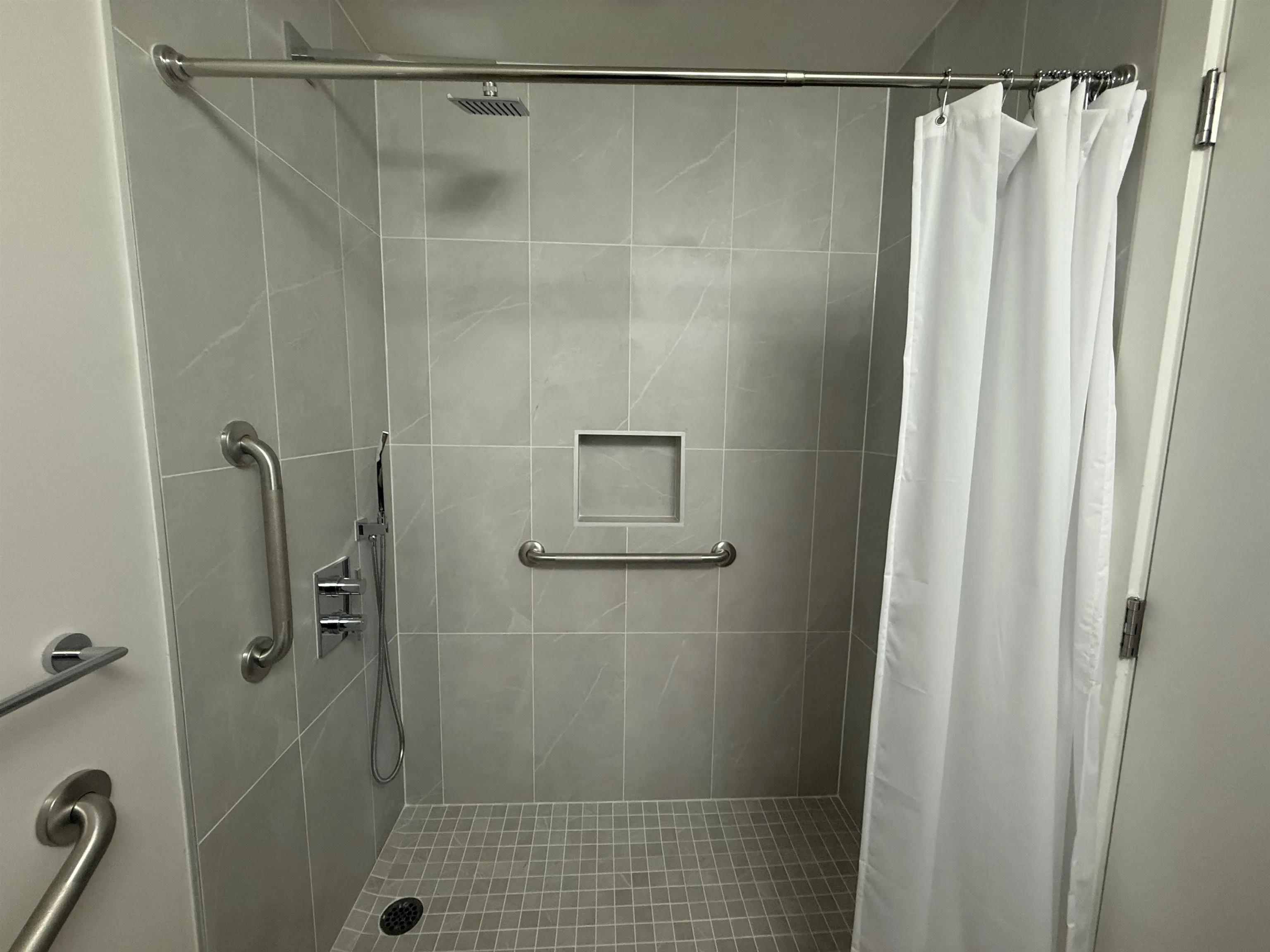 4004 3080 Lincoln Avenue