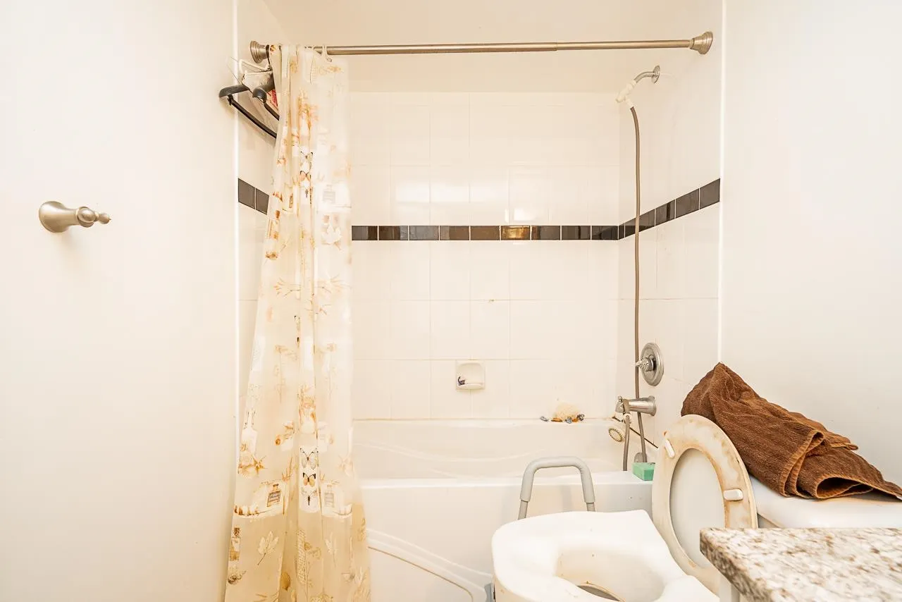 301 1185 Quayside Drive