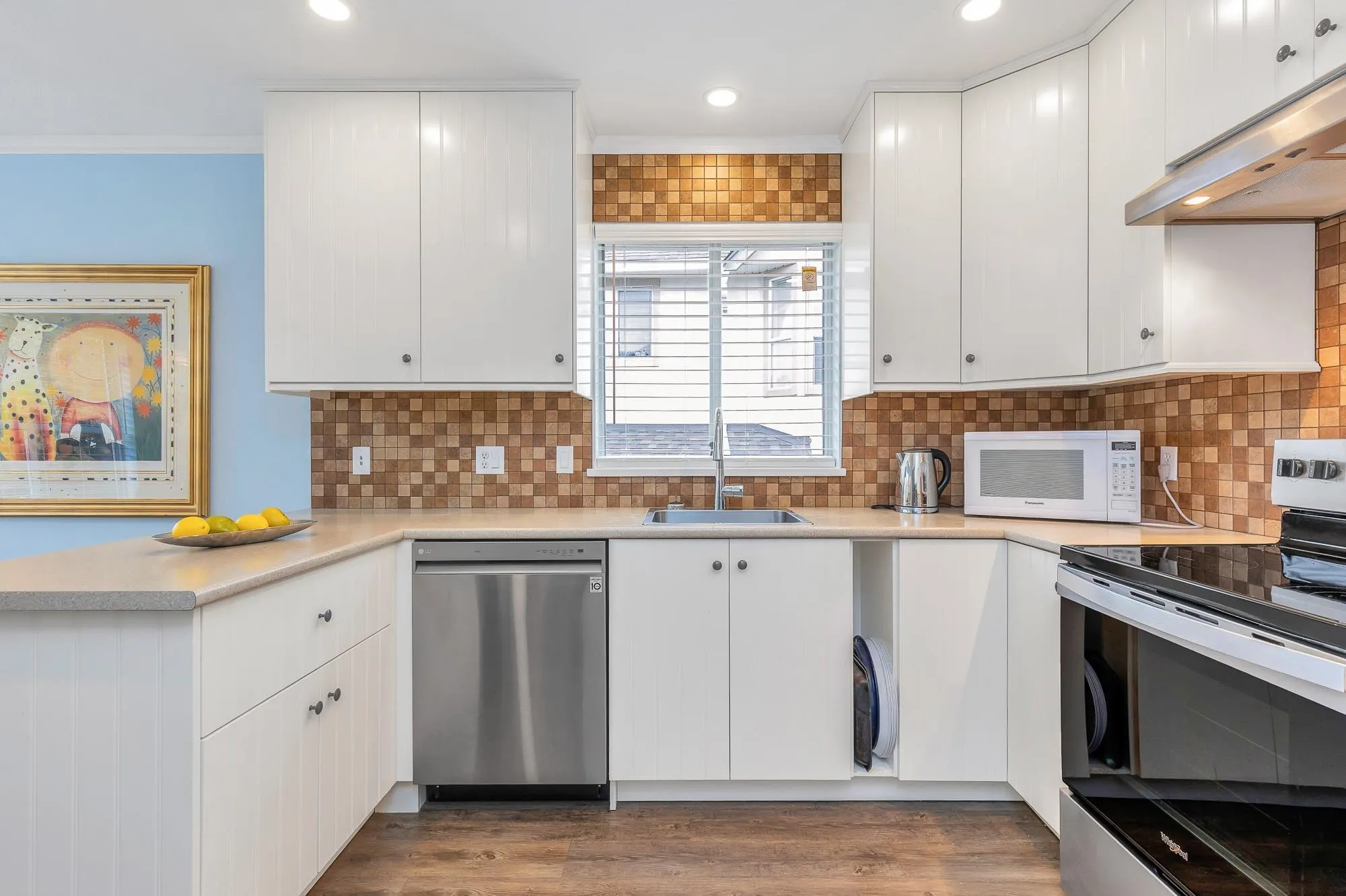 24 3380 Gladwin Road