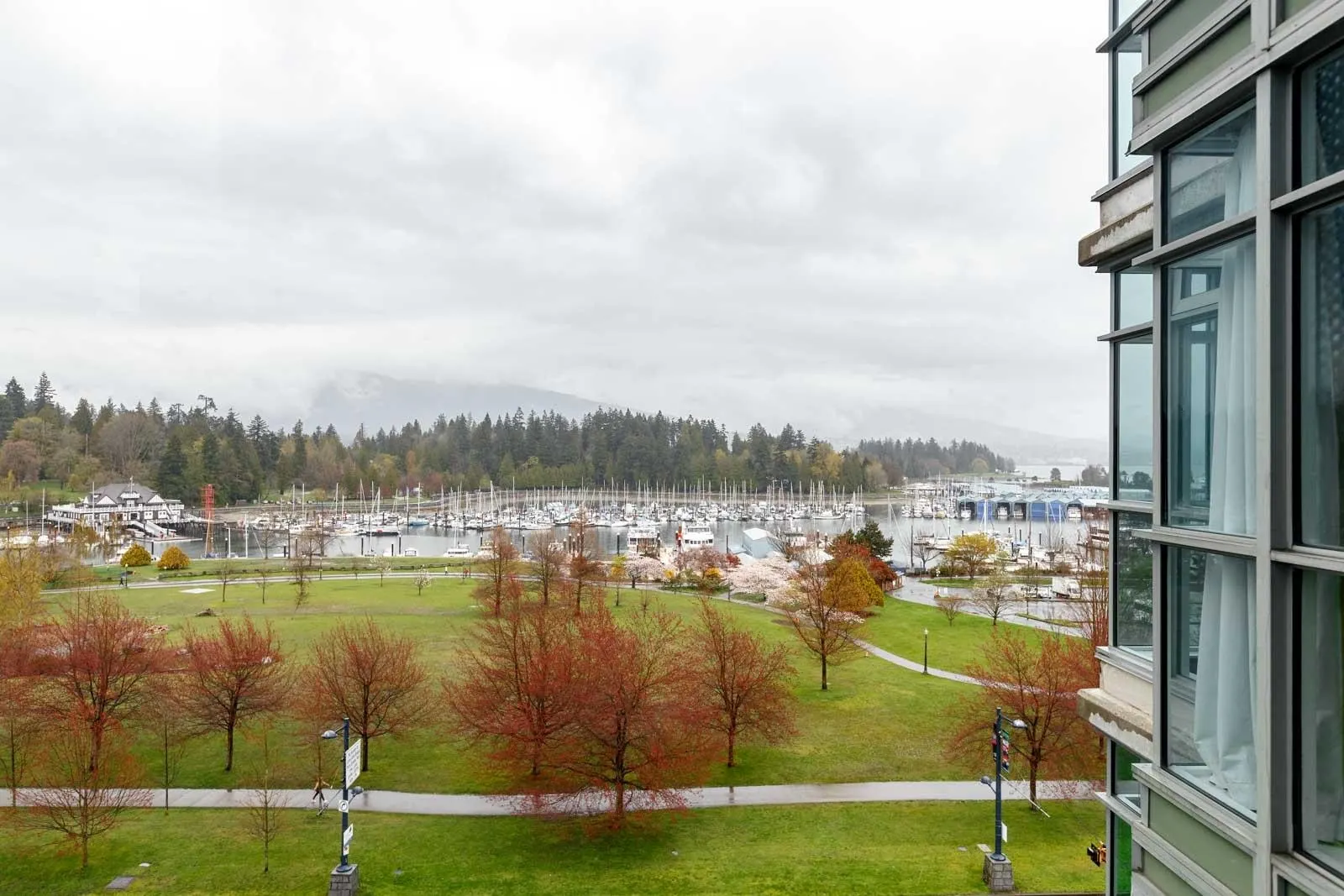 911 1889 Alberni Street