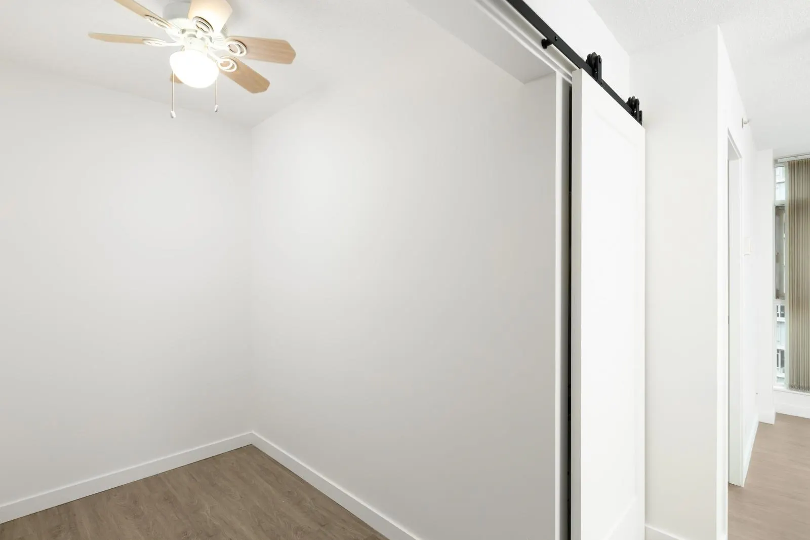 911 1889 Alberni Street