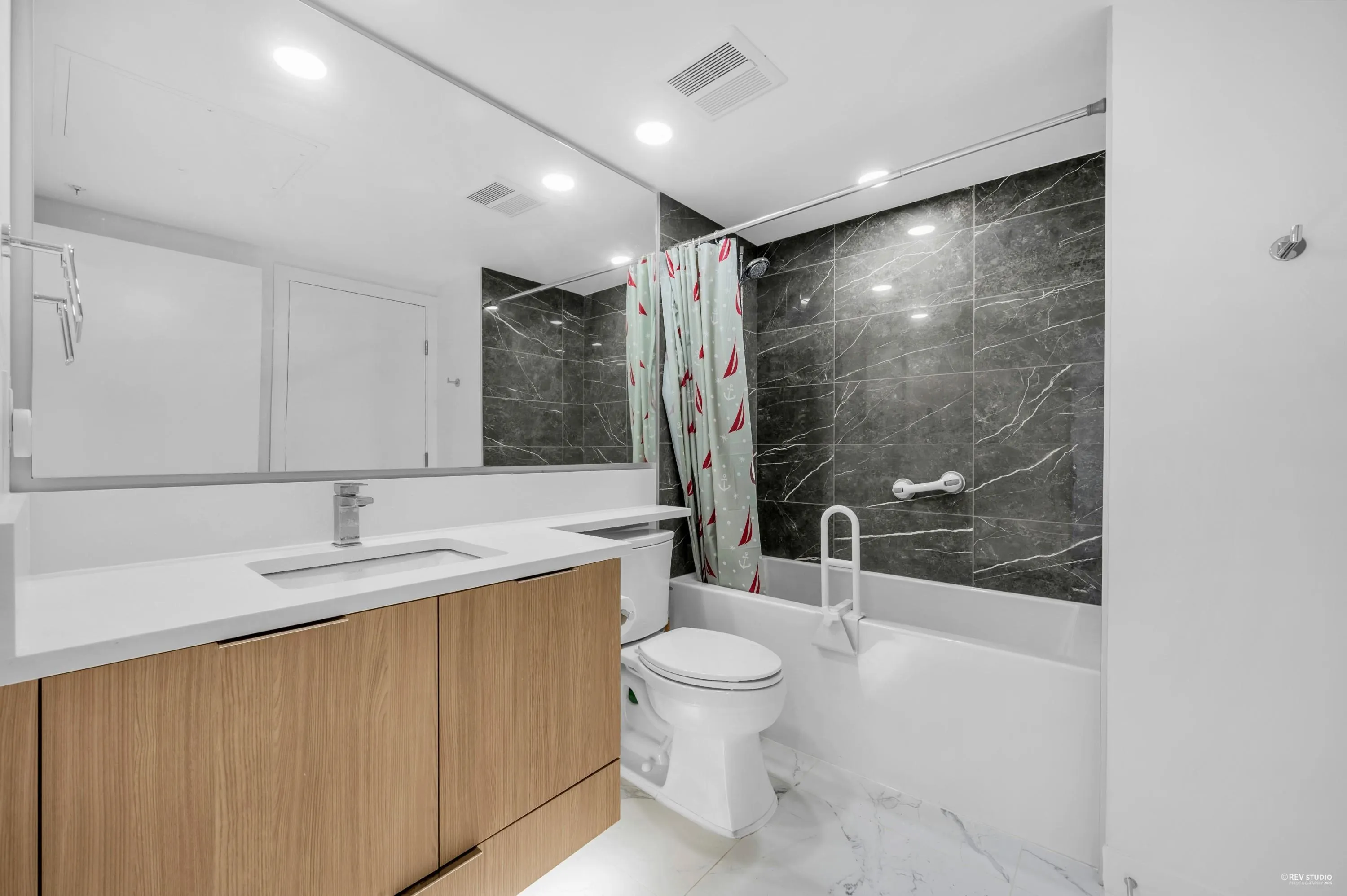 1607 7769 Park Crescent