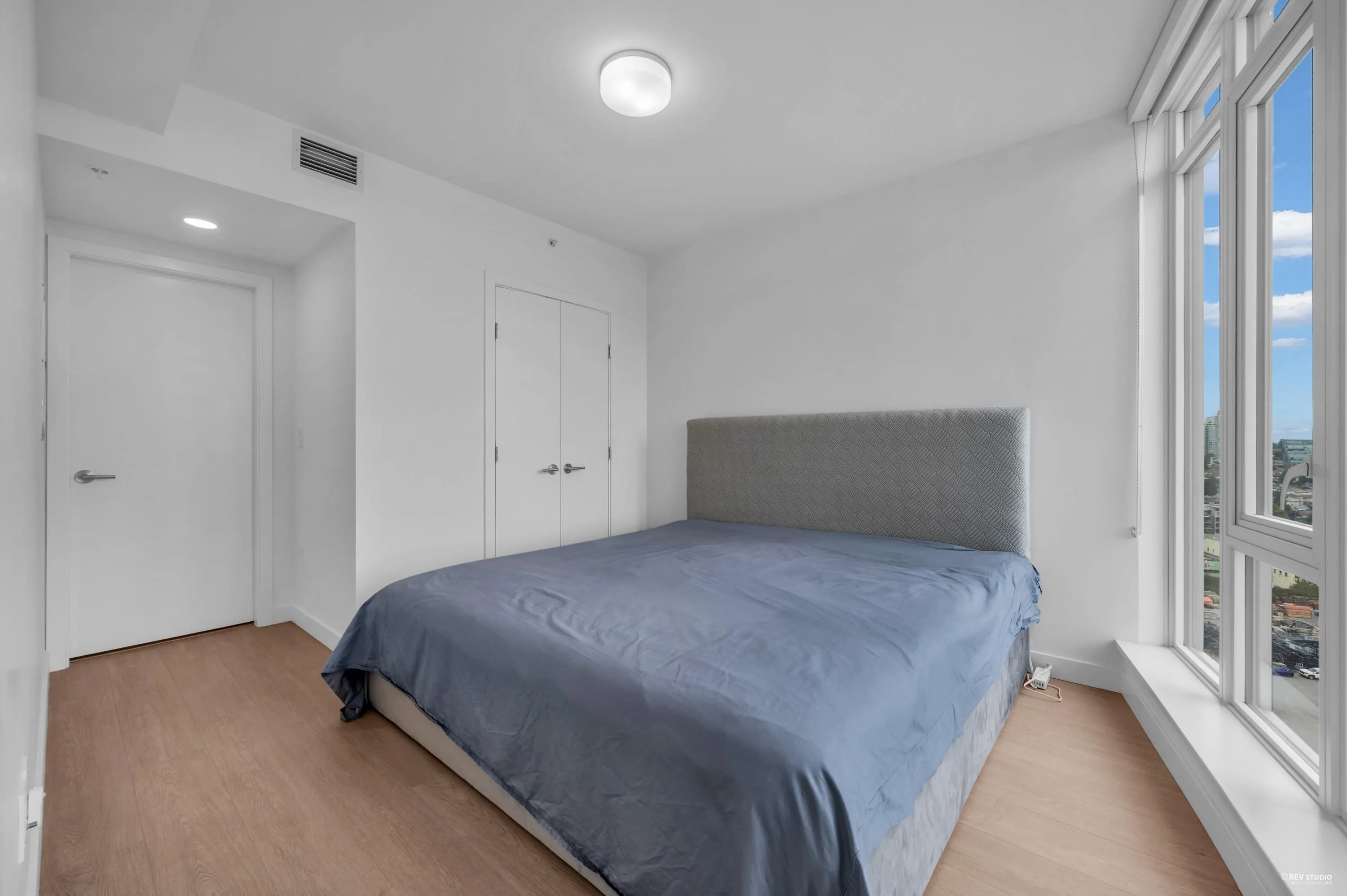 1607 7769 Park Crescent