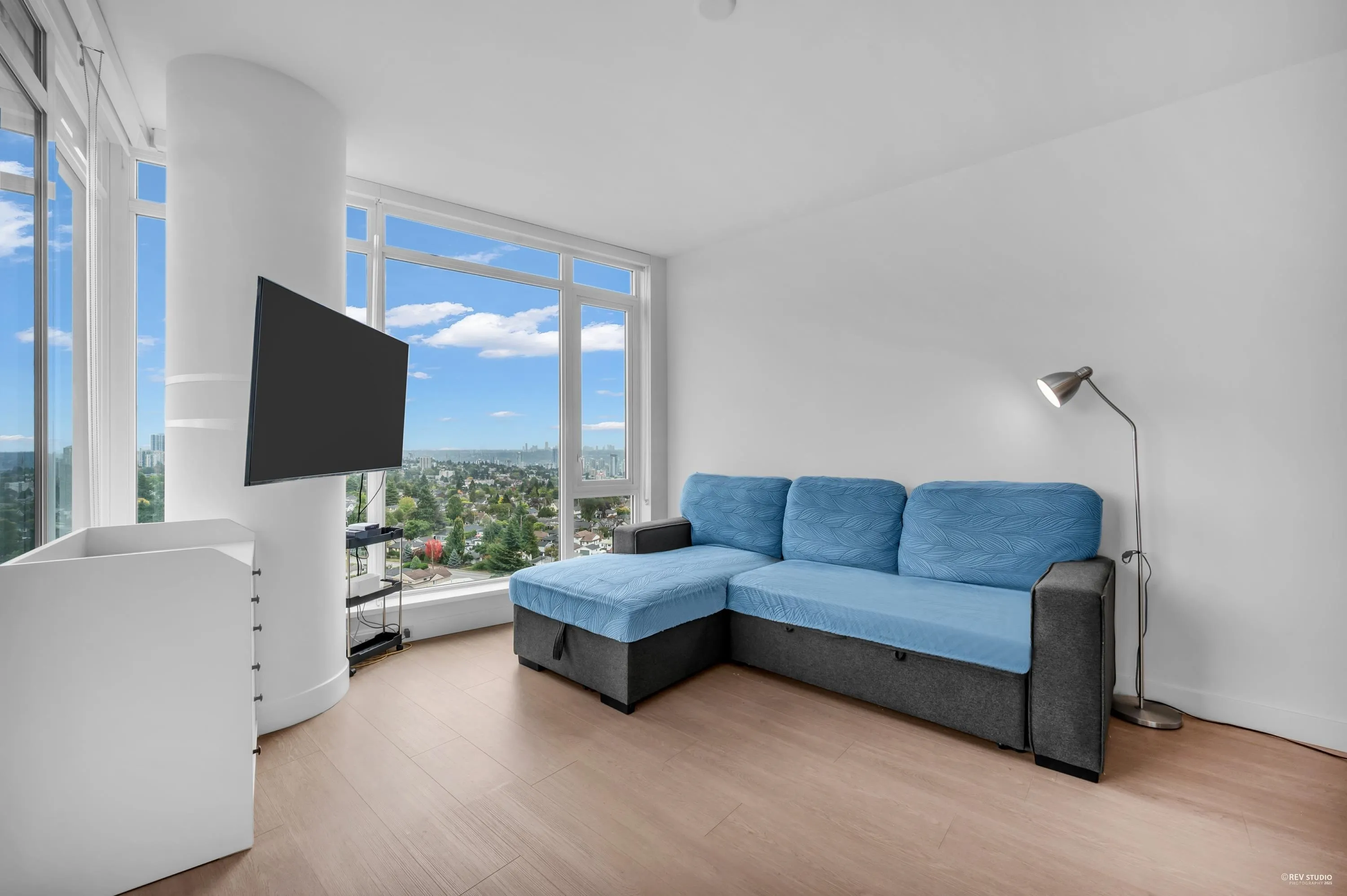 1607 7769 Park Crescent