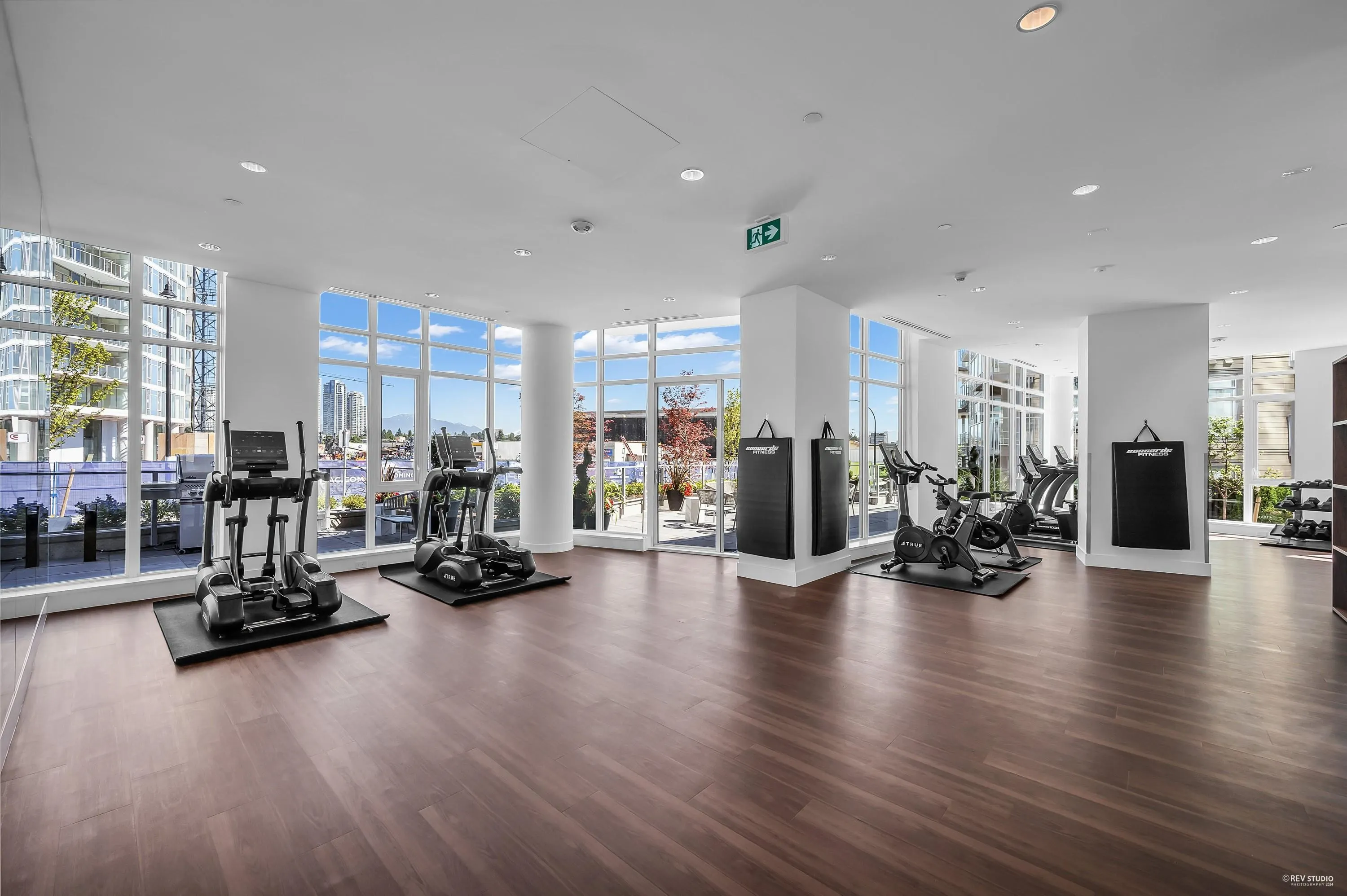 1607 7769 Park Crescent