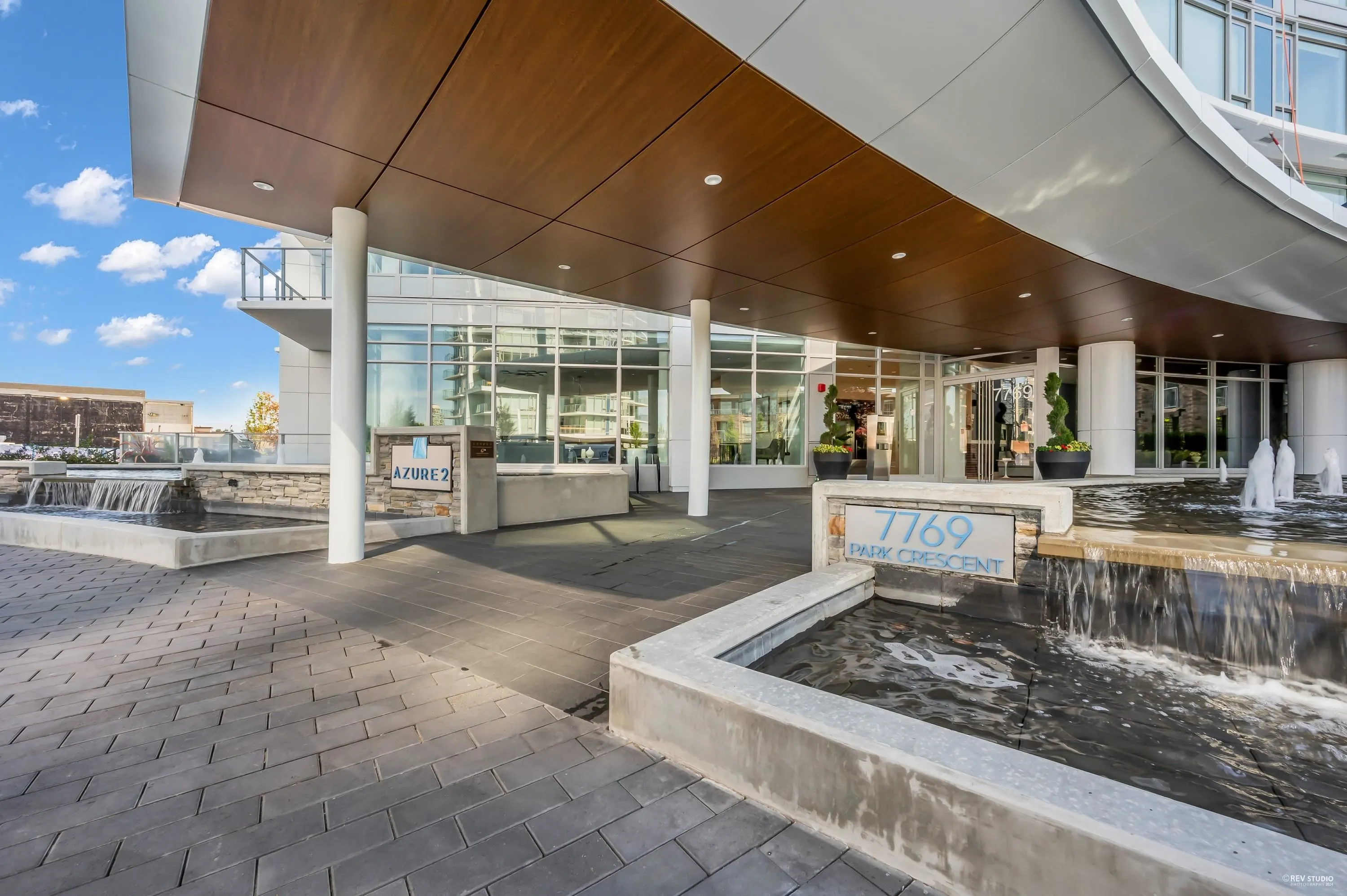 1607 7769 Park Crescent