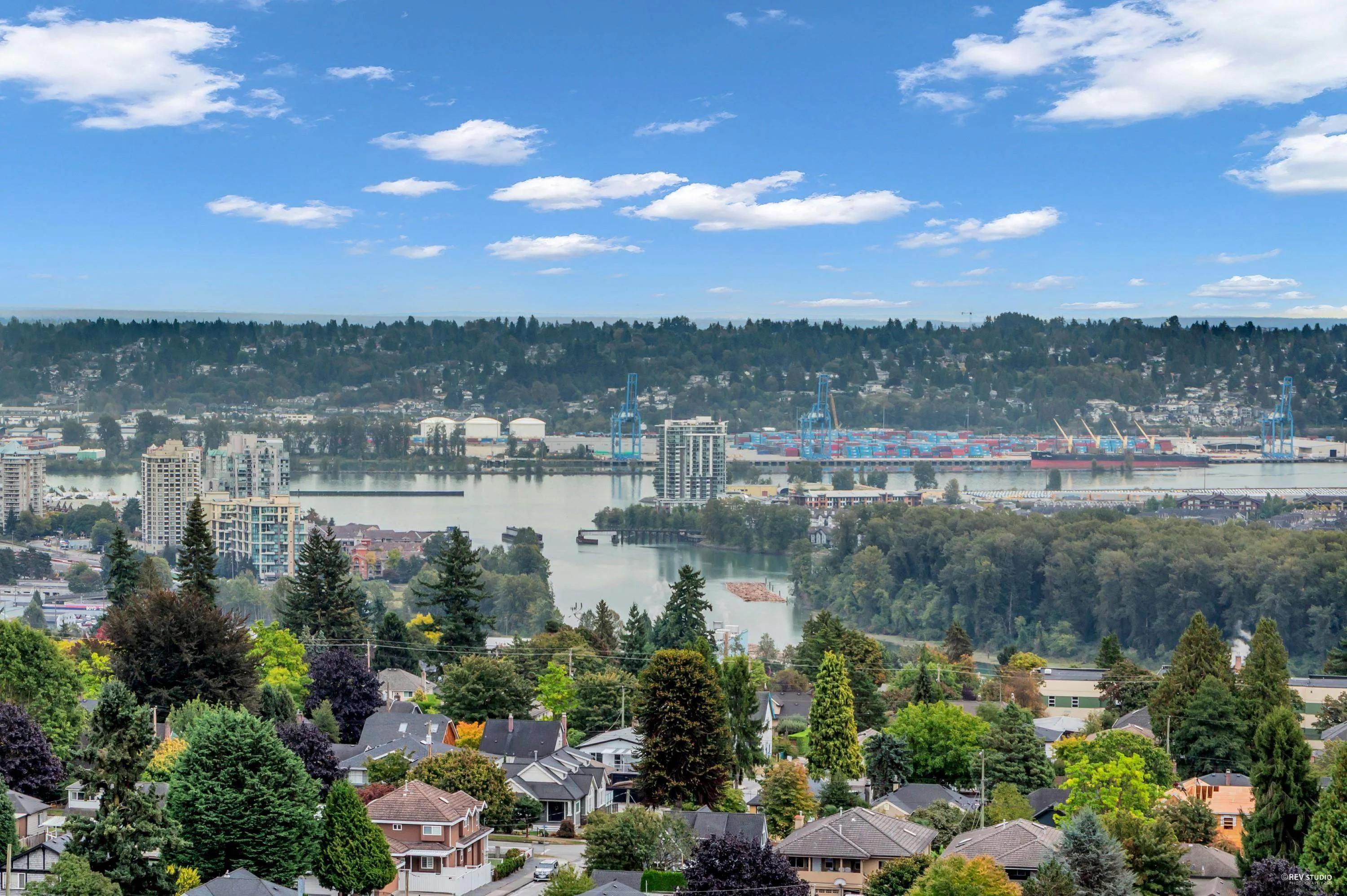 1607 7769 Park Crescent