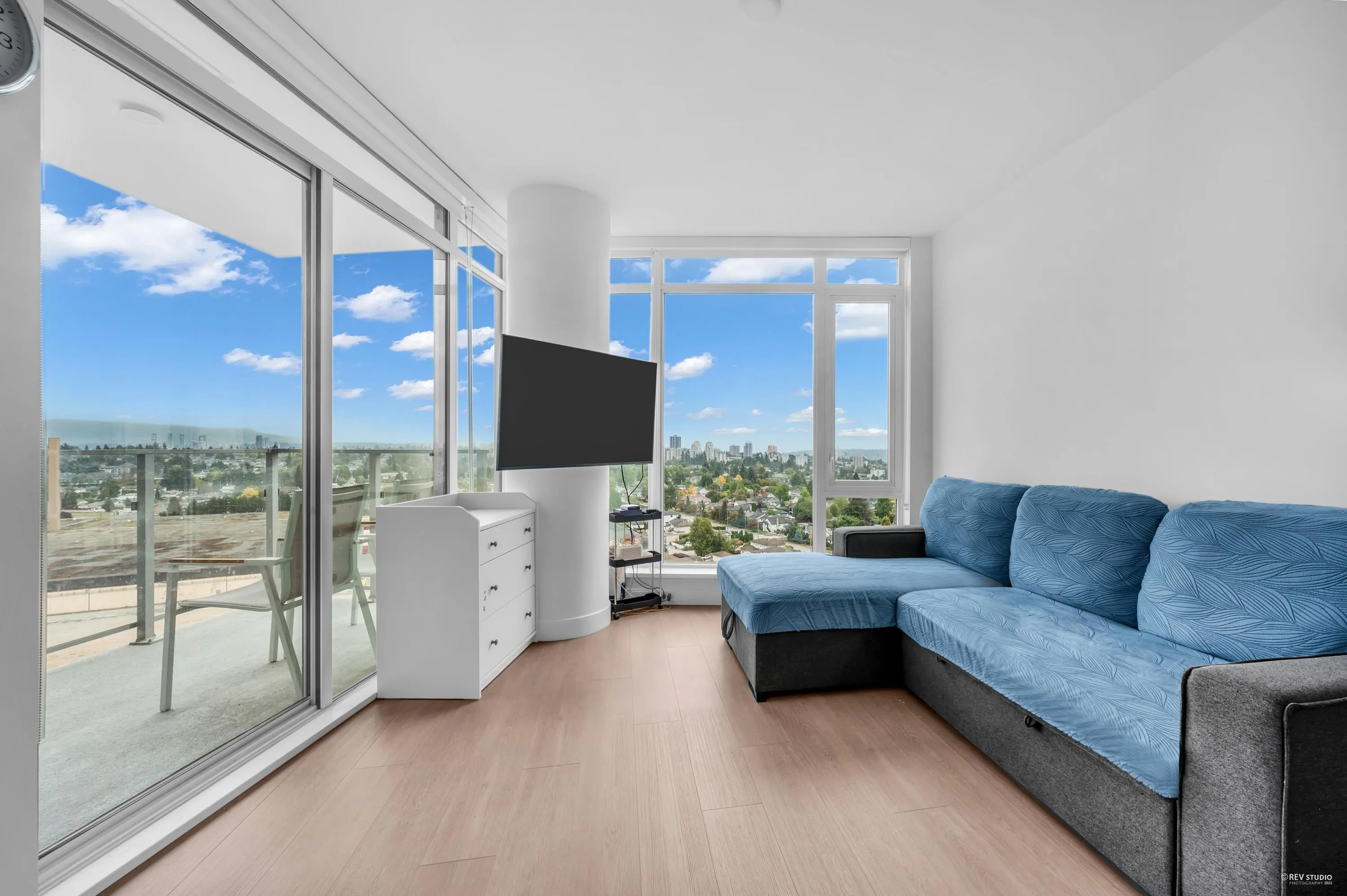 1607 7769 Park Crescent