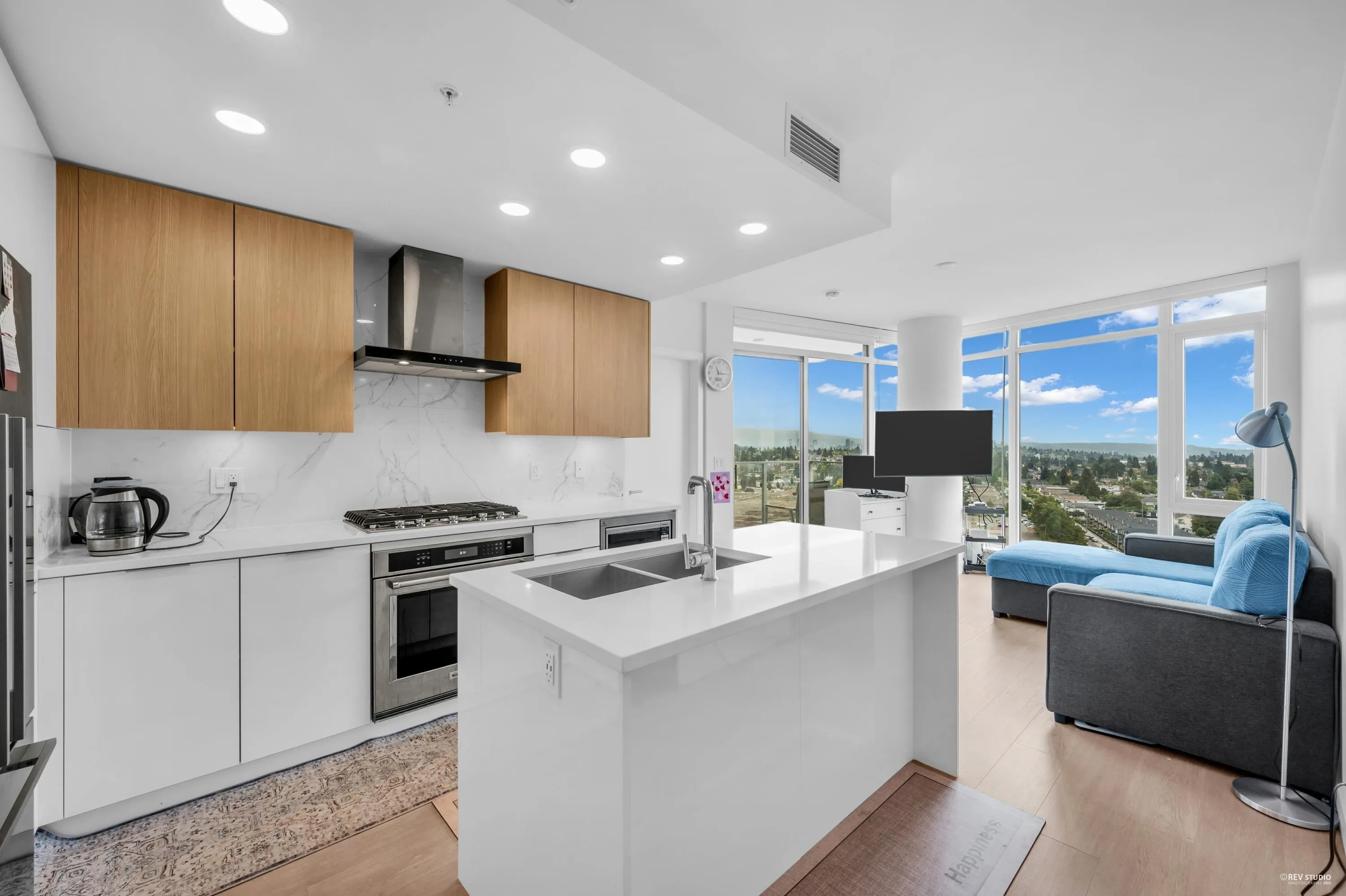 1607 7769 Park Crescent