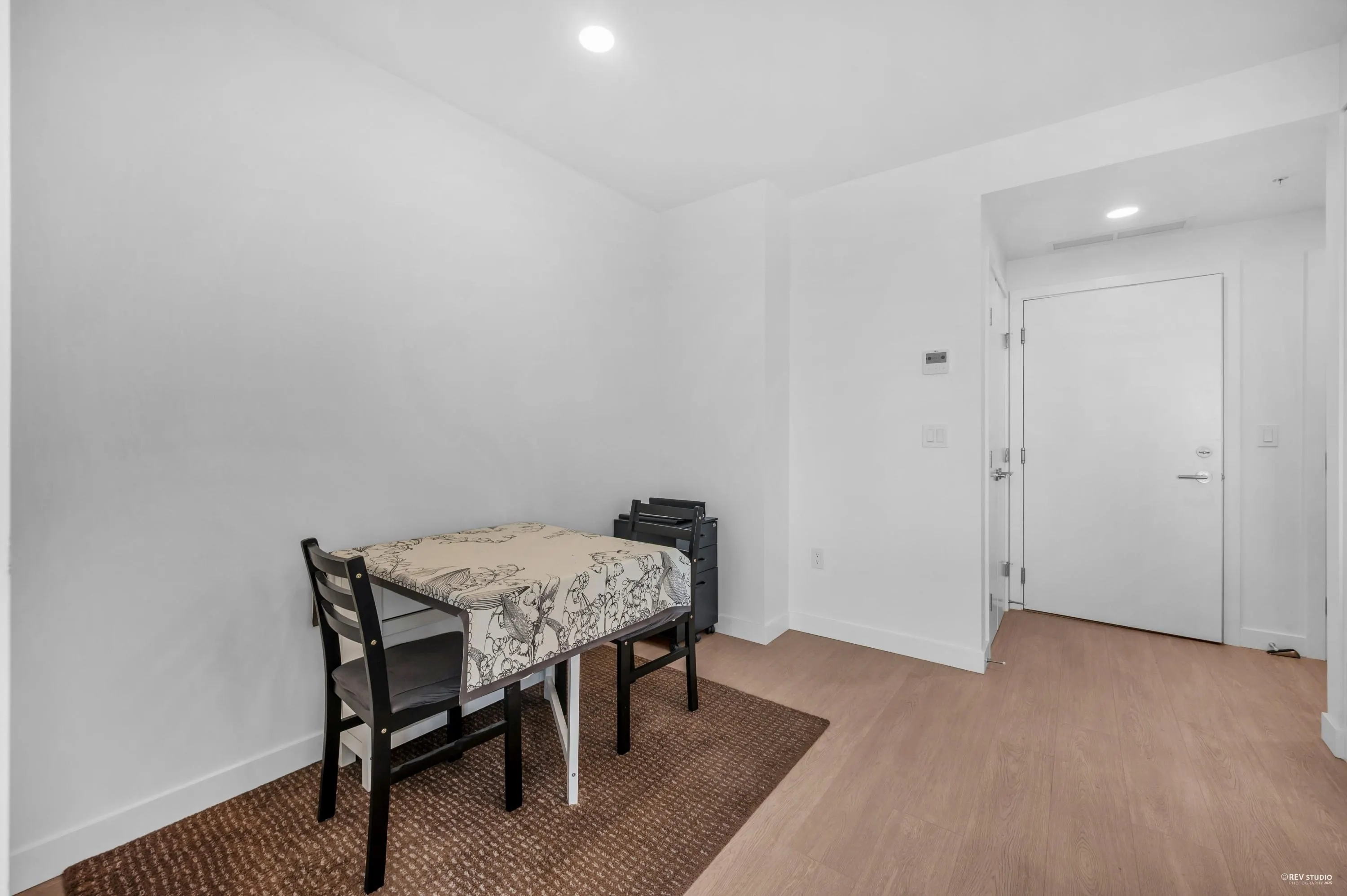 1607 7769 Park Crescent