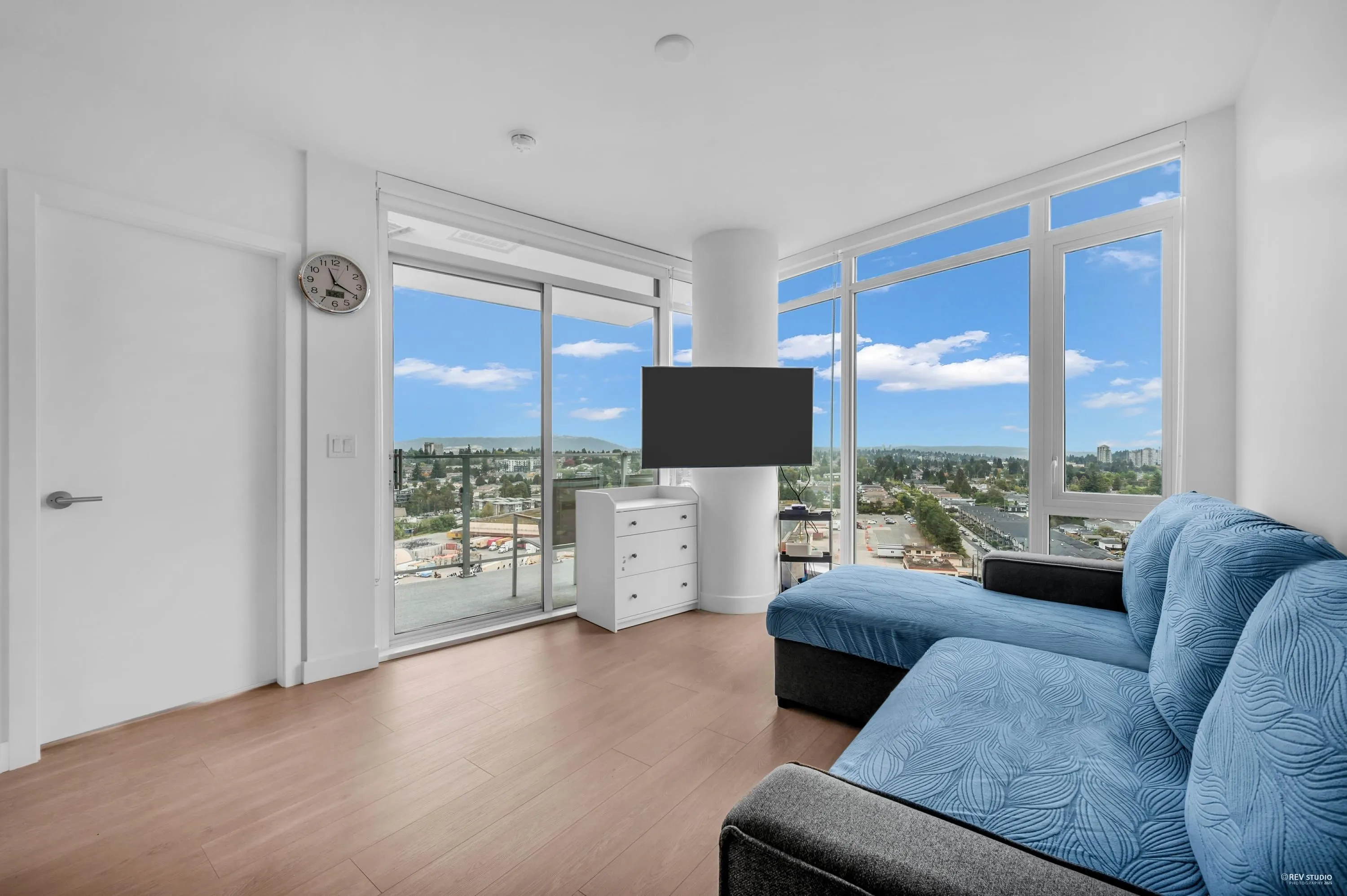 1607 7769 Park Crescent