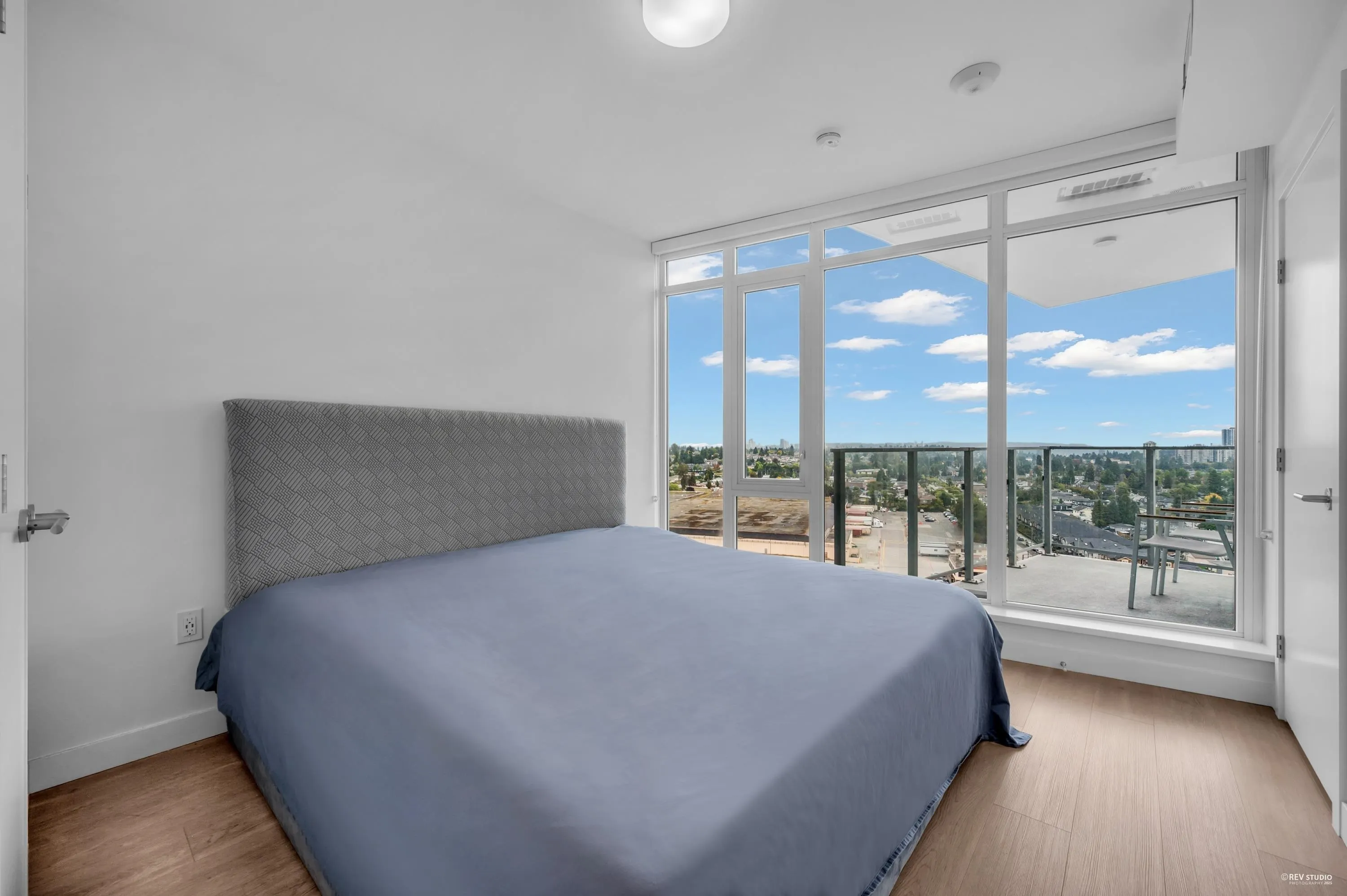 1607 7769 Park Crescent