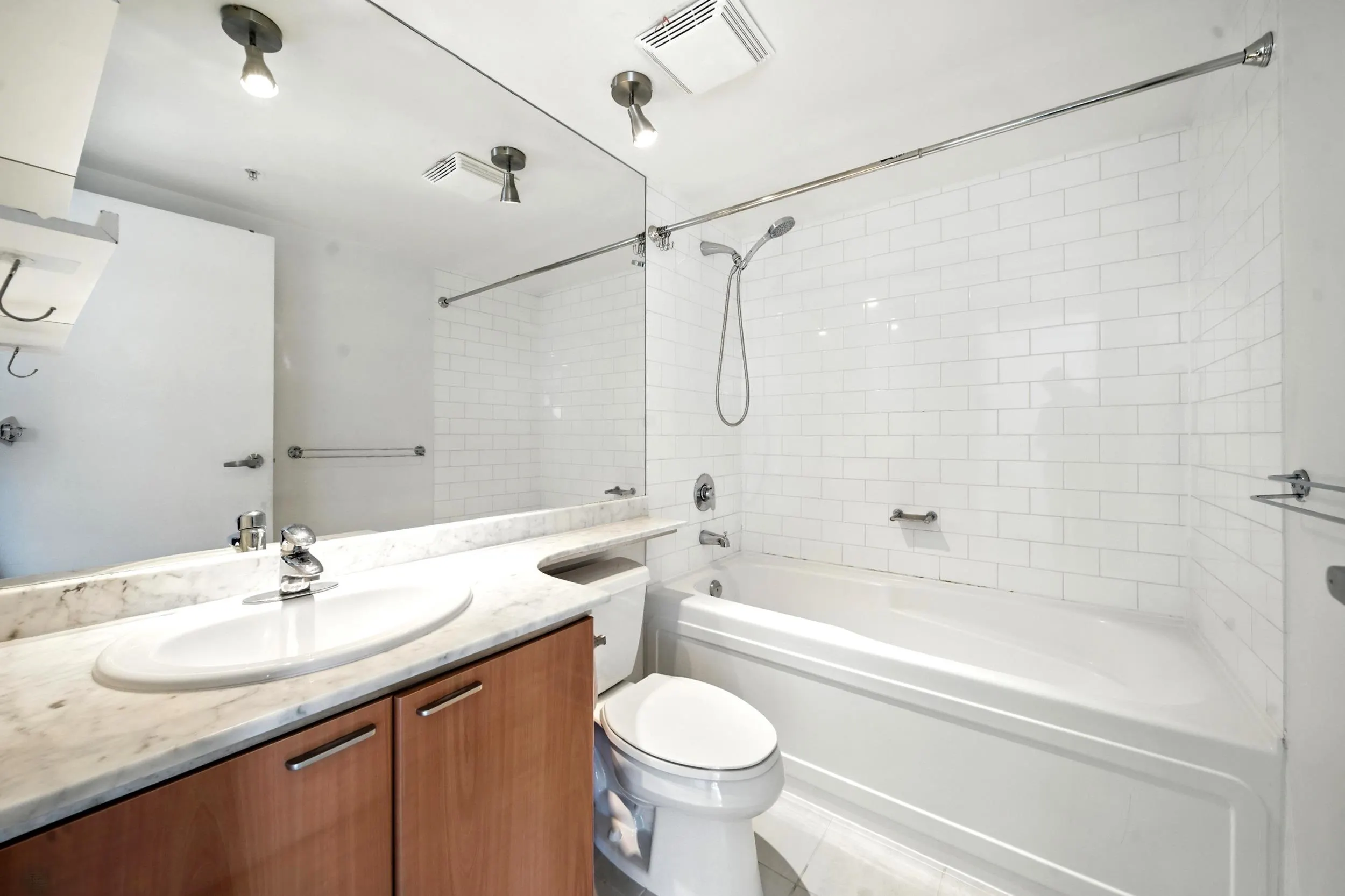 3004 1200 W Georgia Street