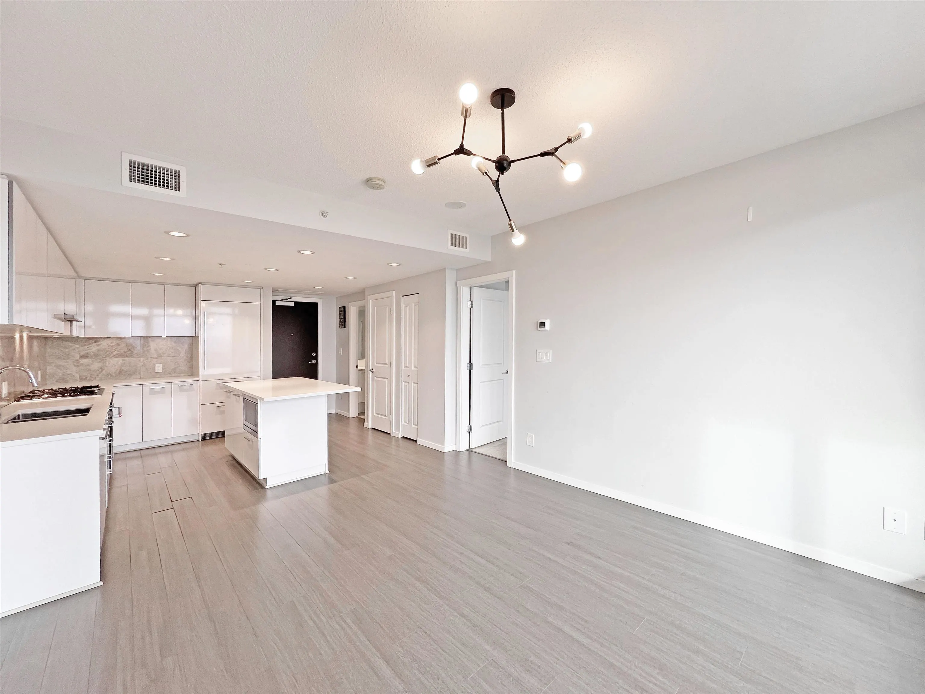 3307 6700 Dunblane Avenue